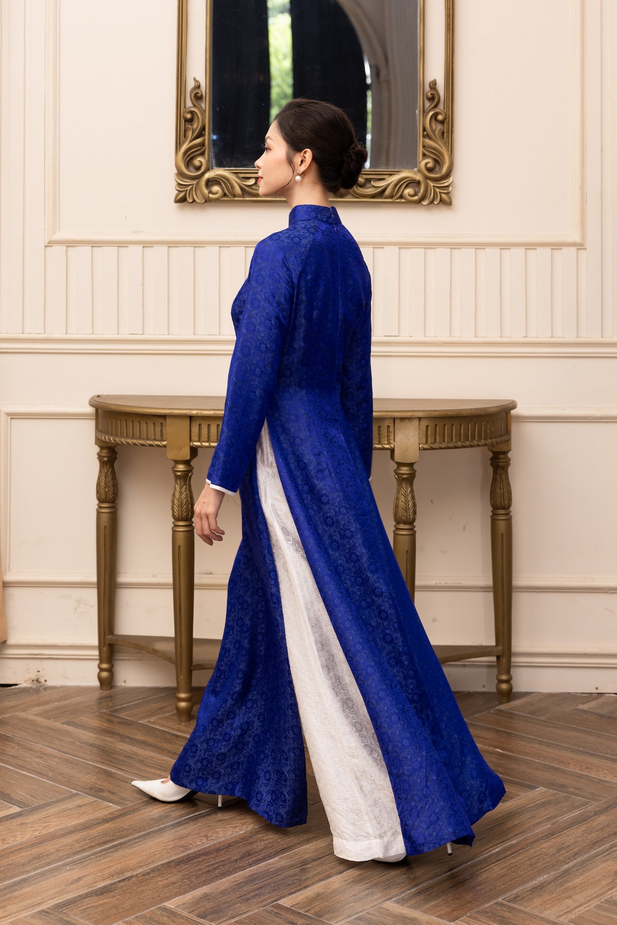 Vietnamese silk ao dai for women