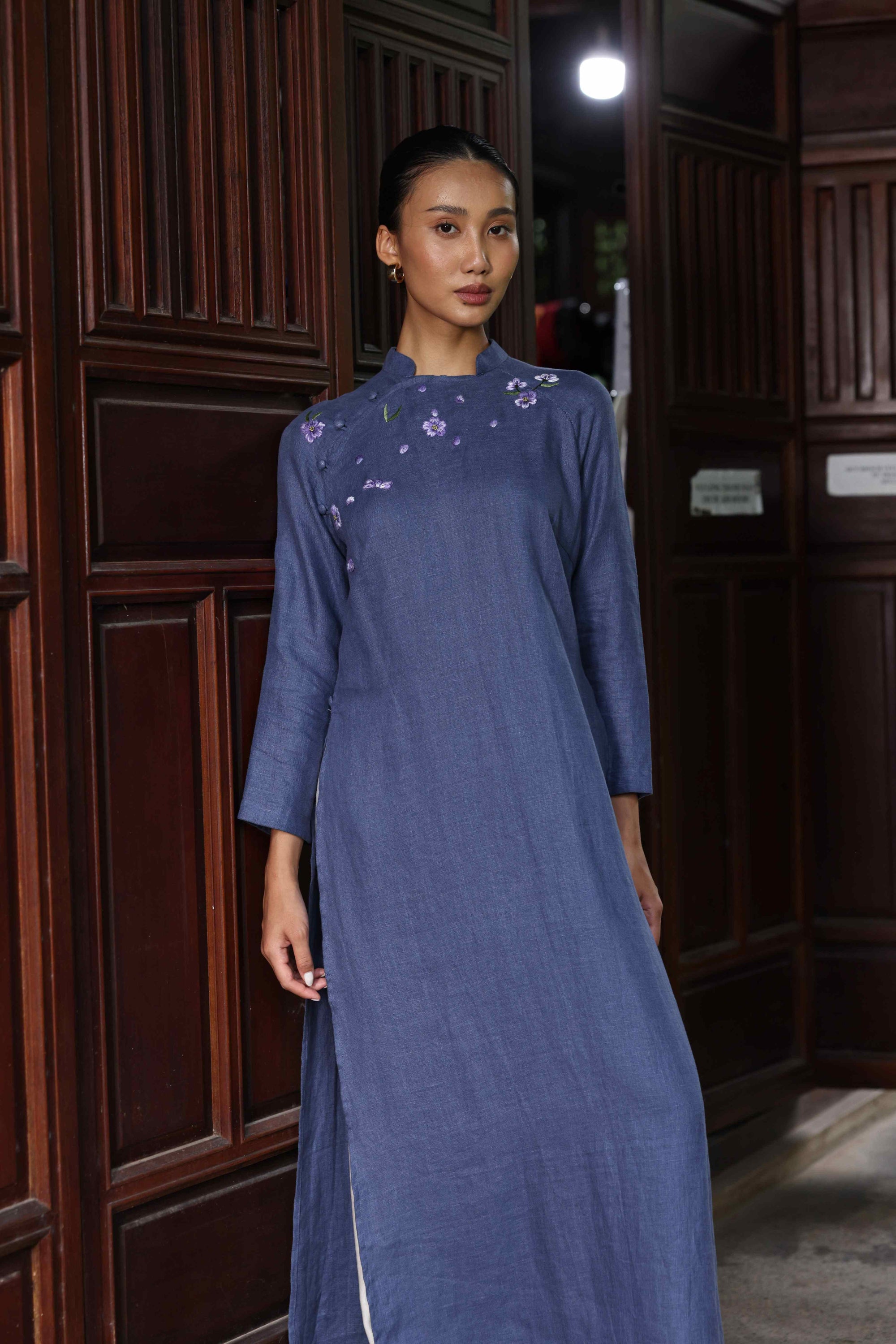 handmade embroidery linen ao dai