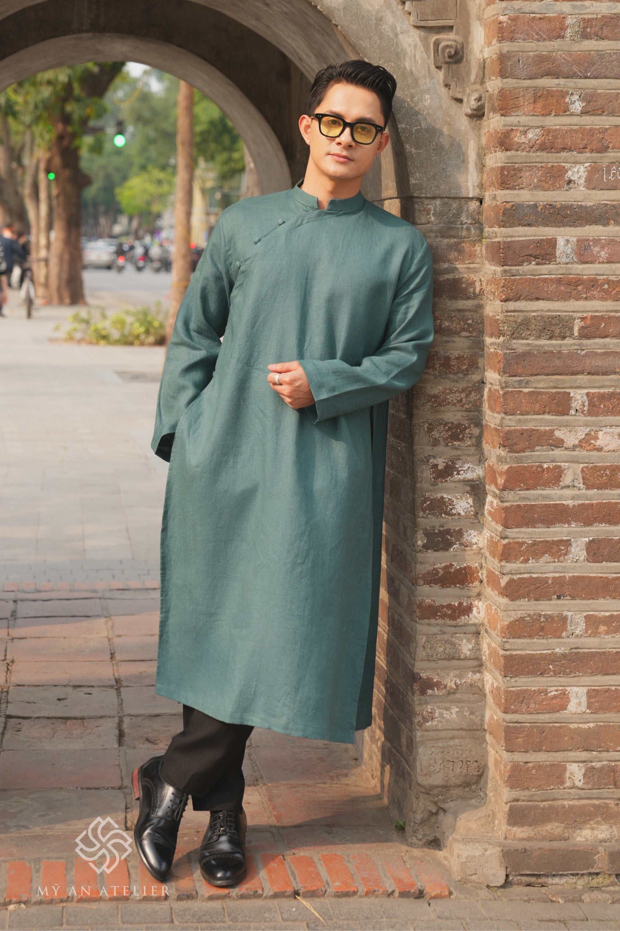 Linen Vietnamese men dress