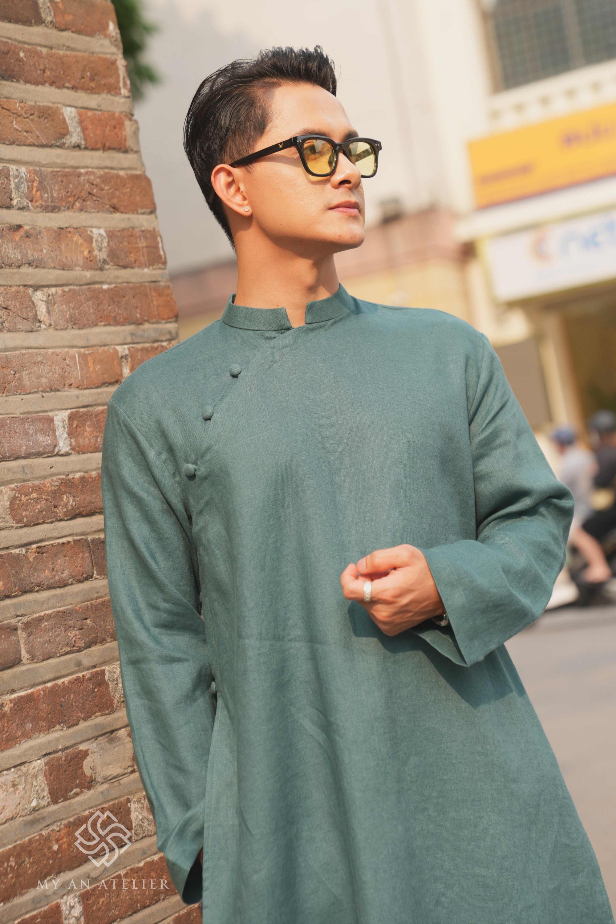 Linen Vietnamese men dress