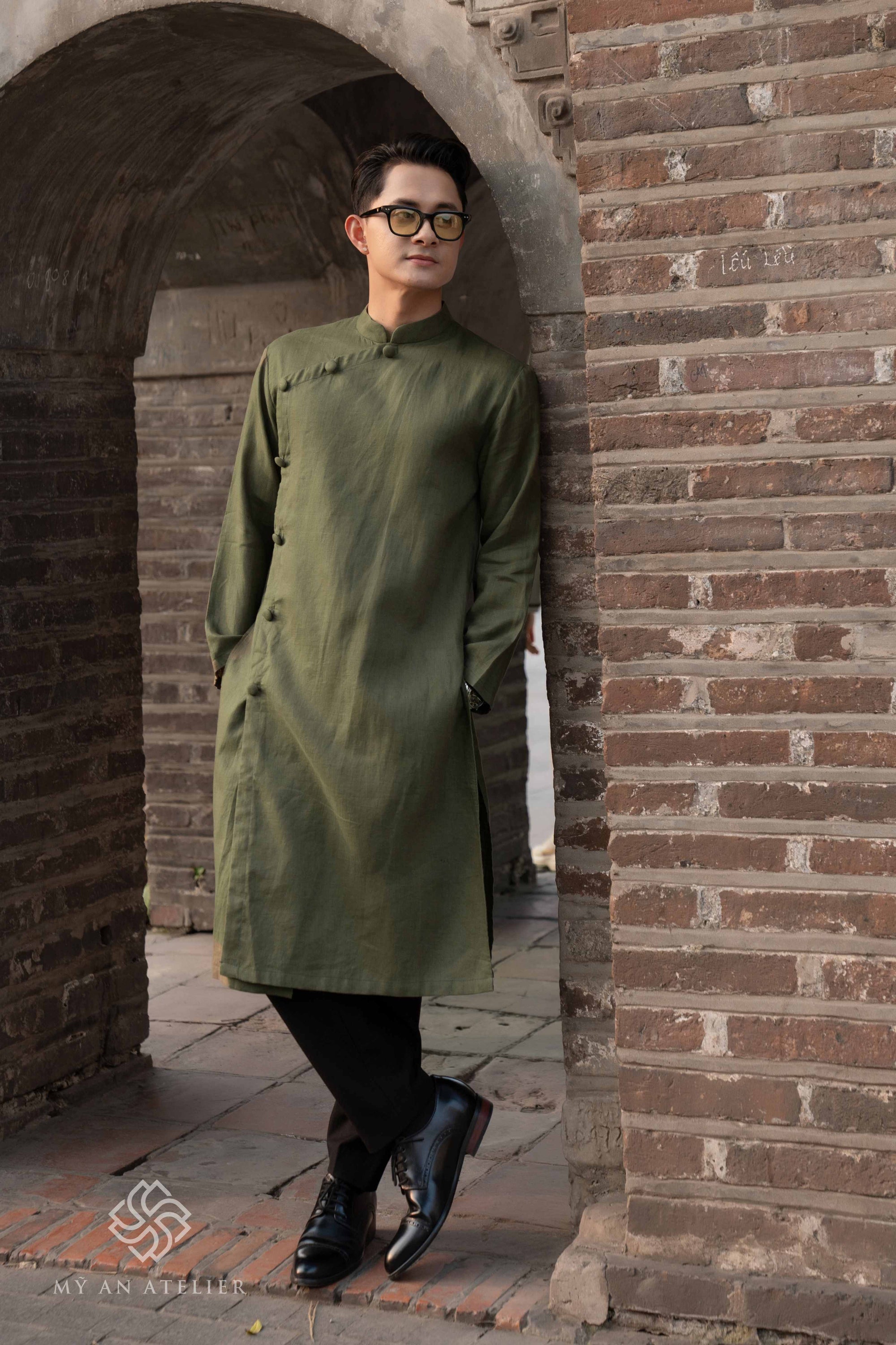 Linen male Vietnamese dress