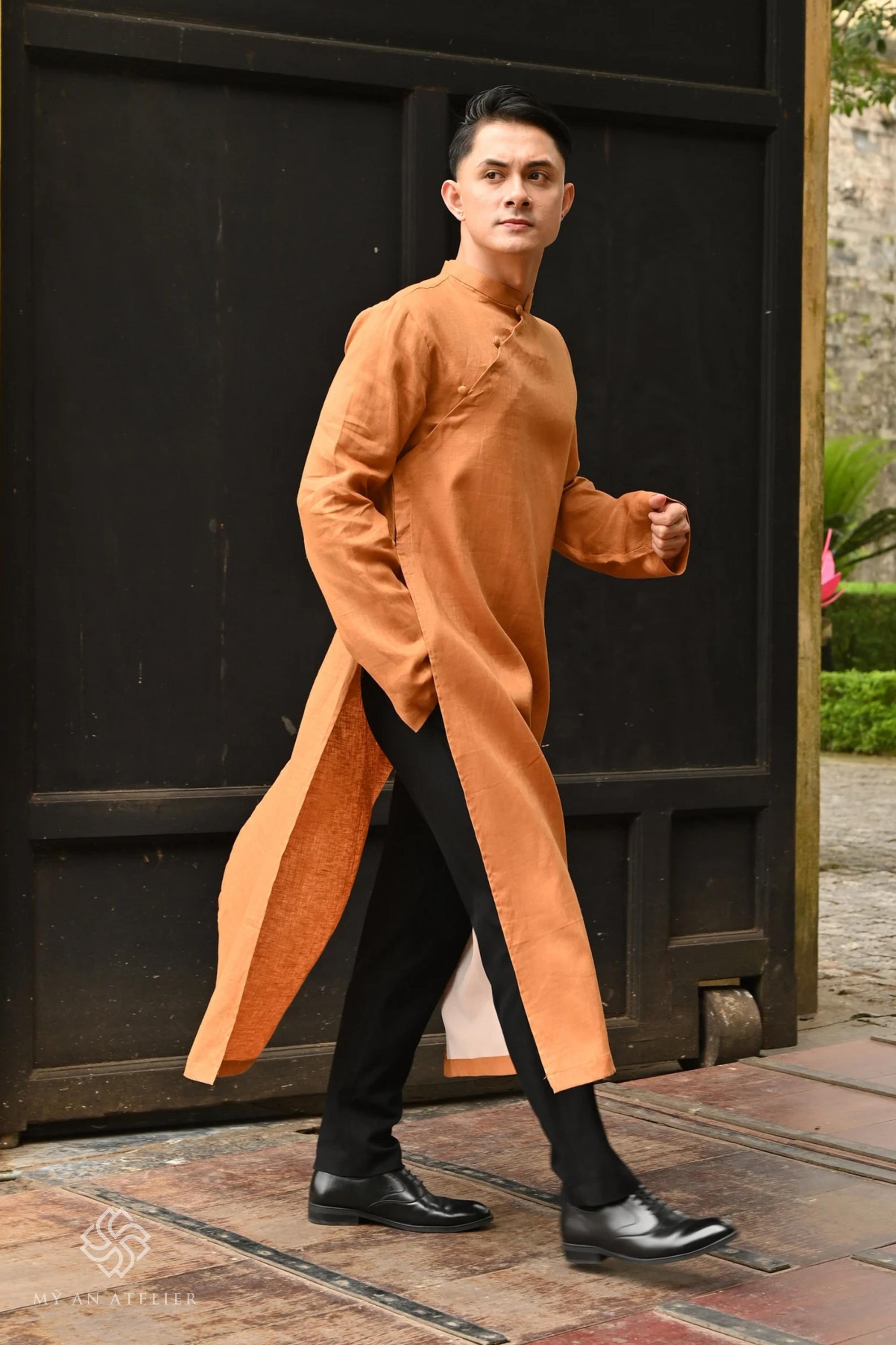 Linen men's ao dai Vietnamese