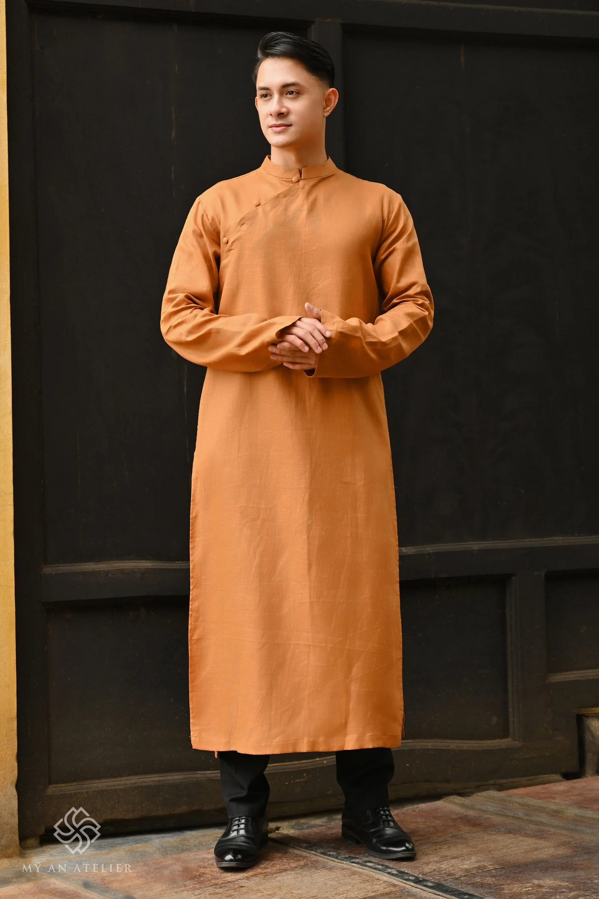 Linen men's ao dai Vietnamese