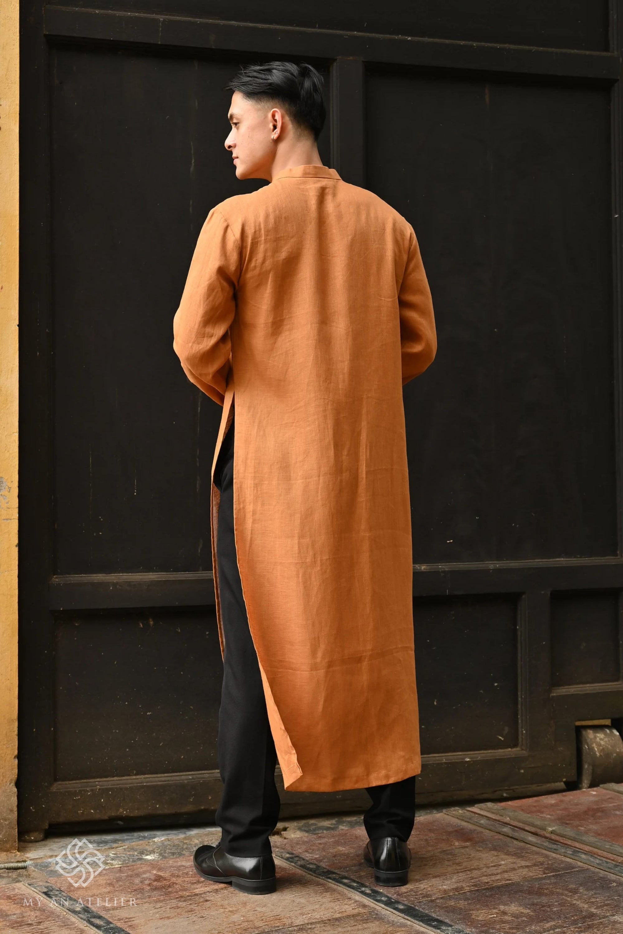 Linen men's ao dai Vietnamese