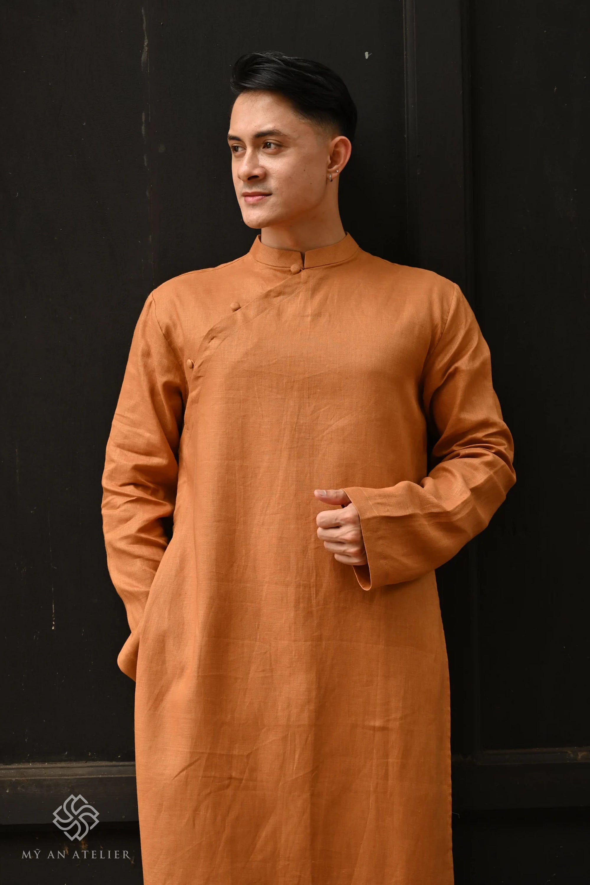 Linen men's ao dai Vietnamese