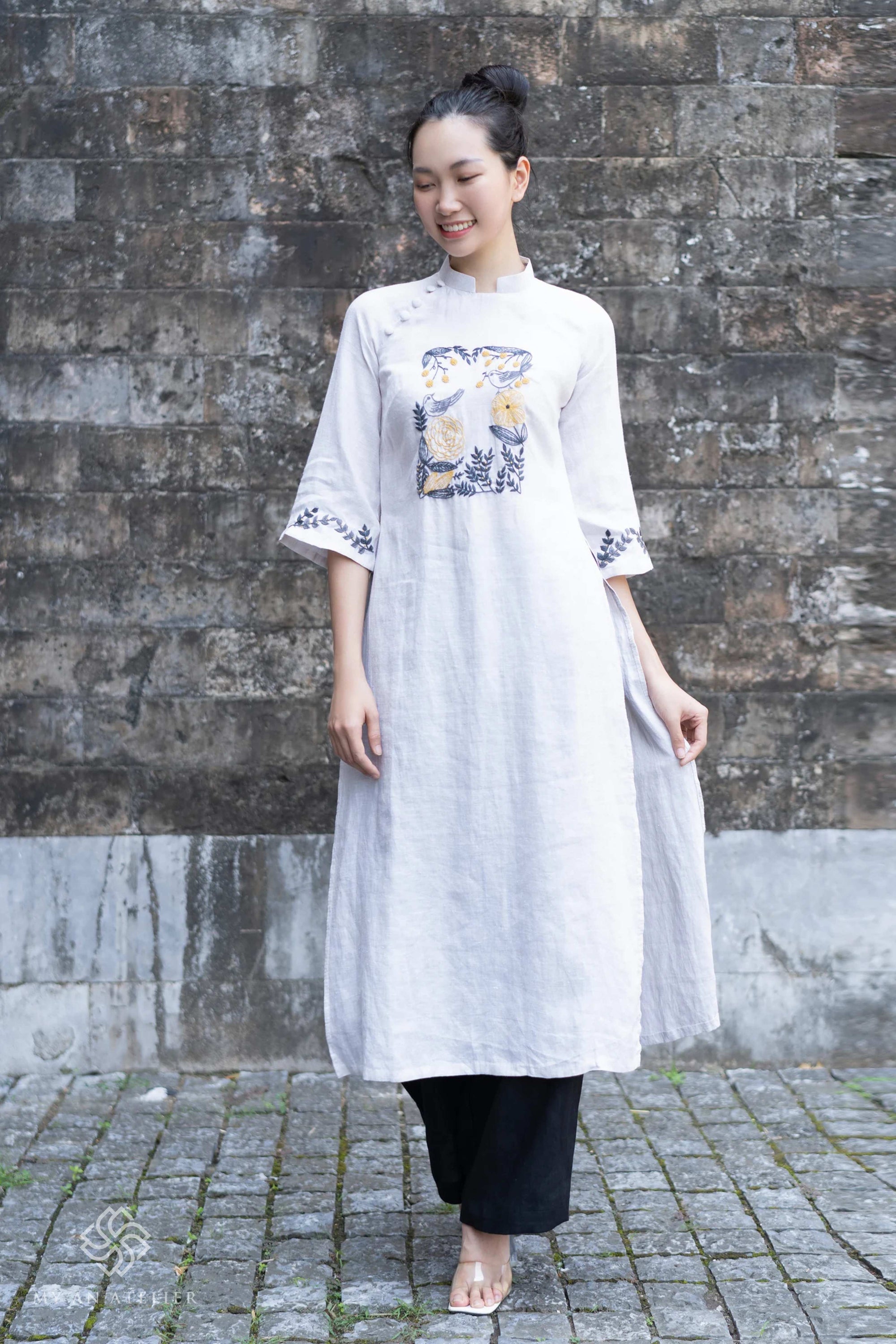Linen modern Vietnamese wedding dress