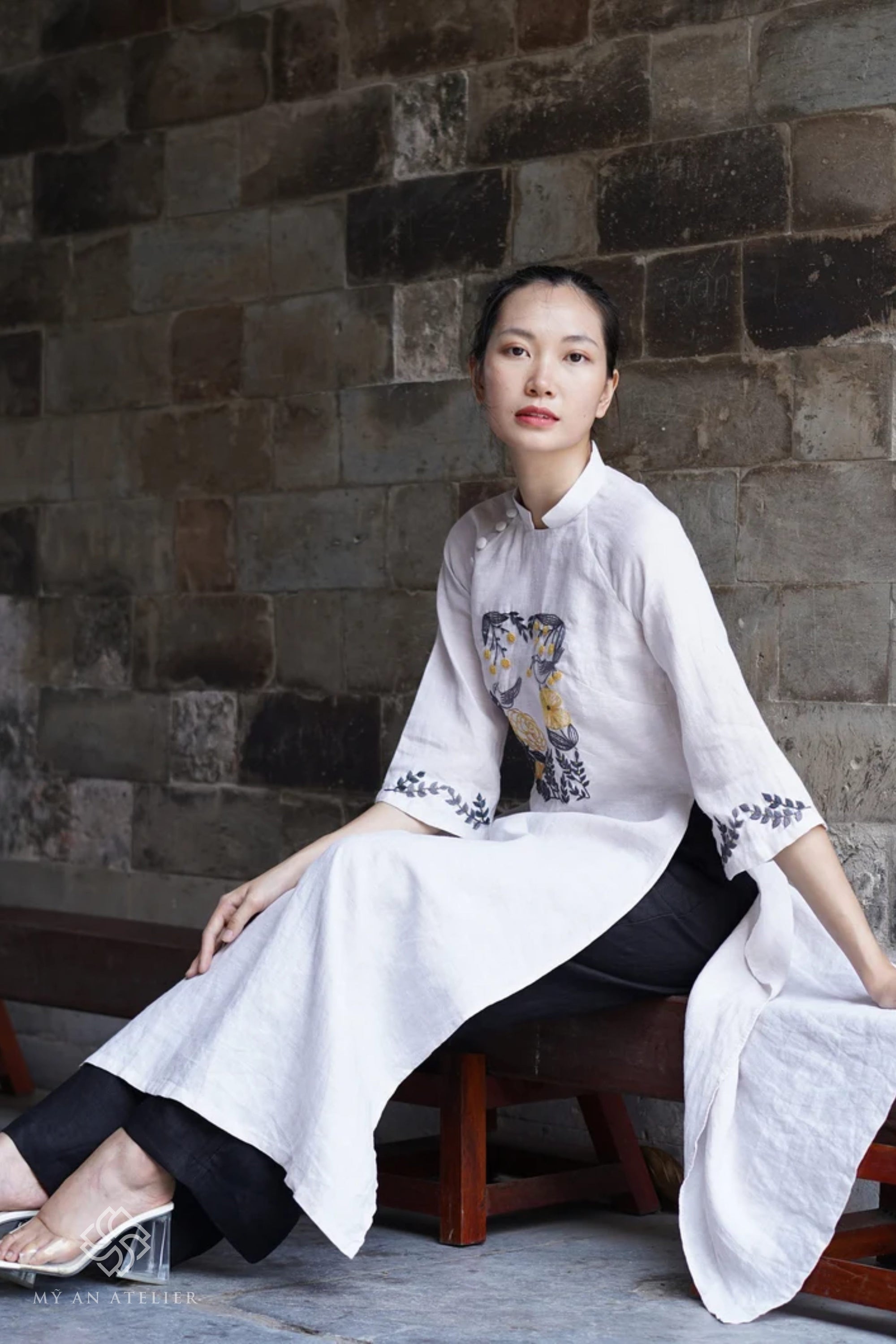 Linen modern Vietnamese wedding dress