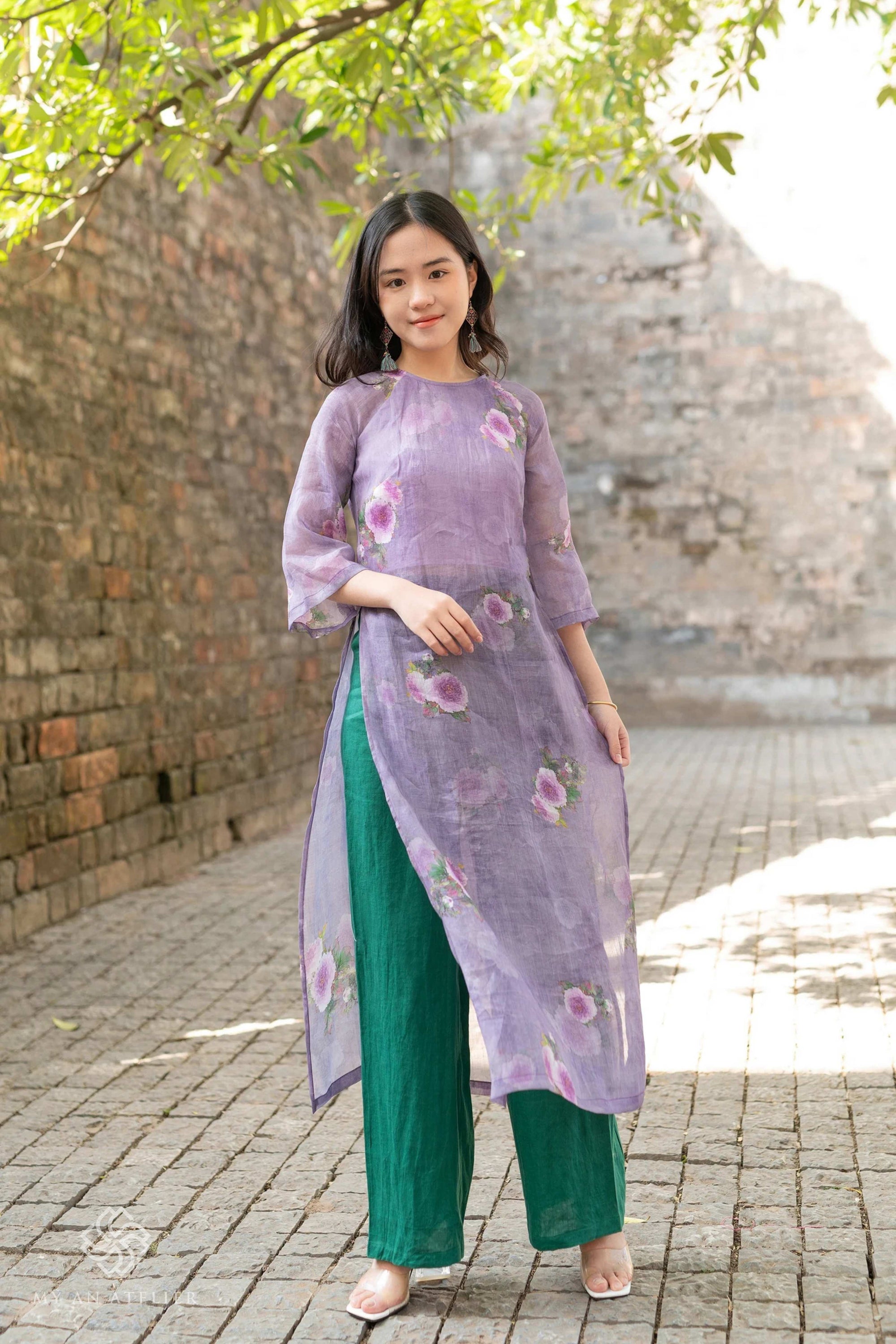 Linen Vietnamese traditional costumes
