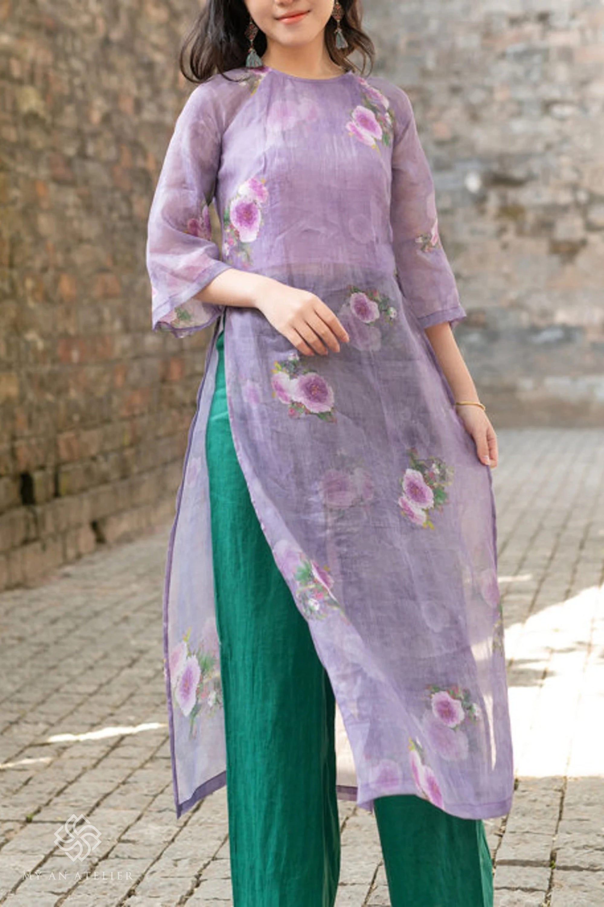 Linen Vietnamese traditional costumes