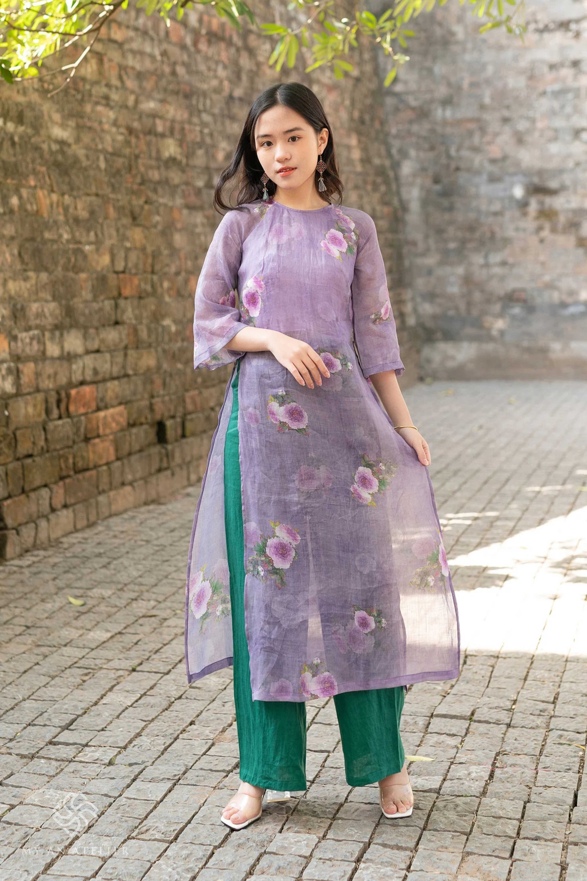 Linen Vietnamese traditional costumes