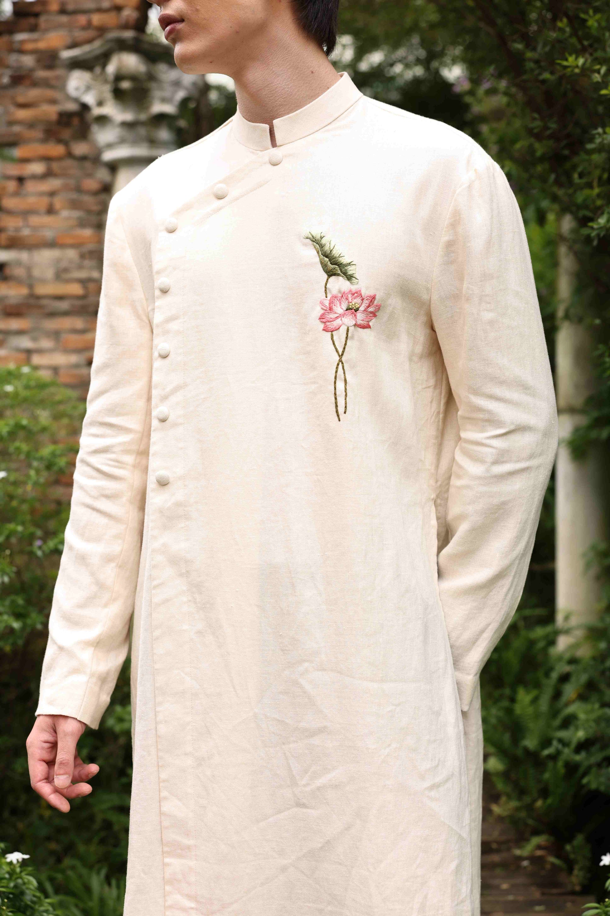 Men’s linen Vietnamese ao dai