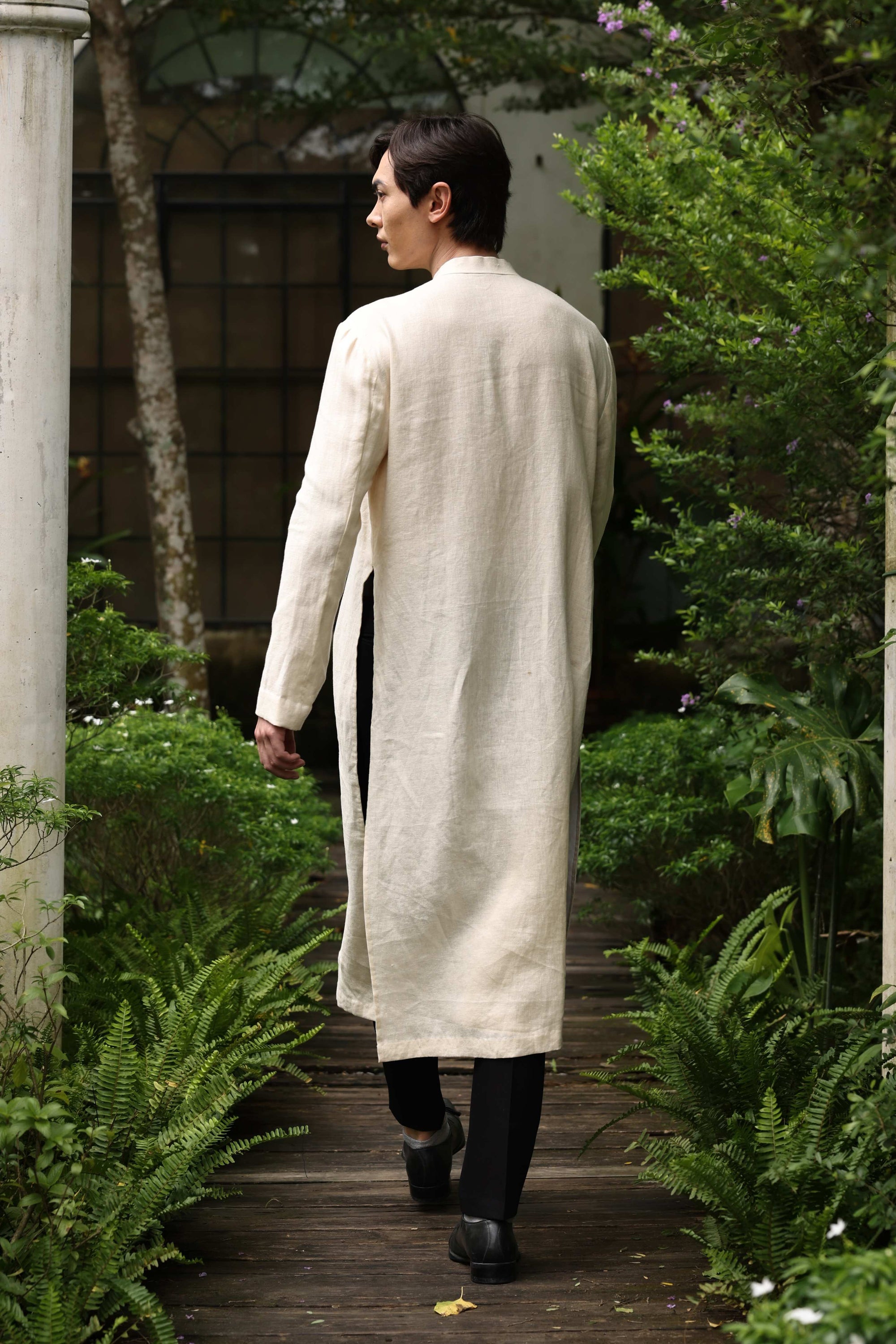 Men’s linen Vietnamese ao dai