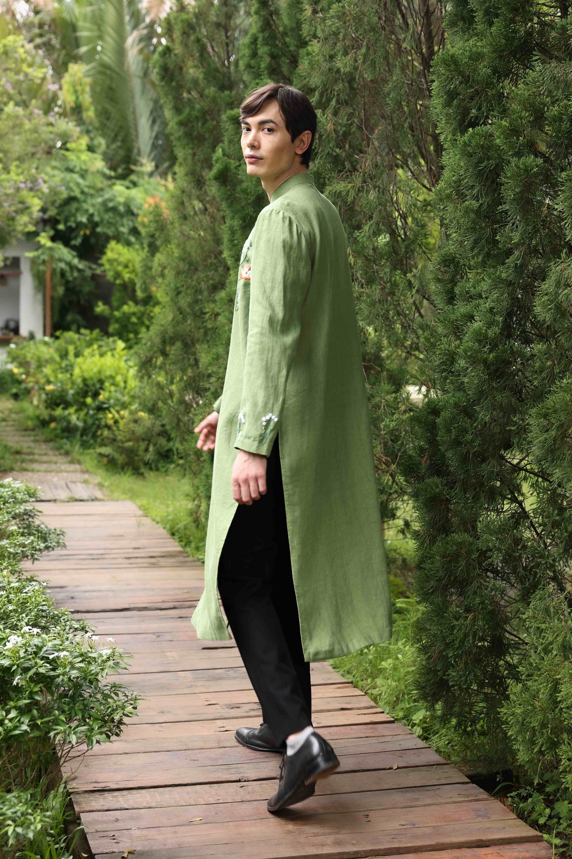 Men’s traditional Vietnamese attire