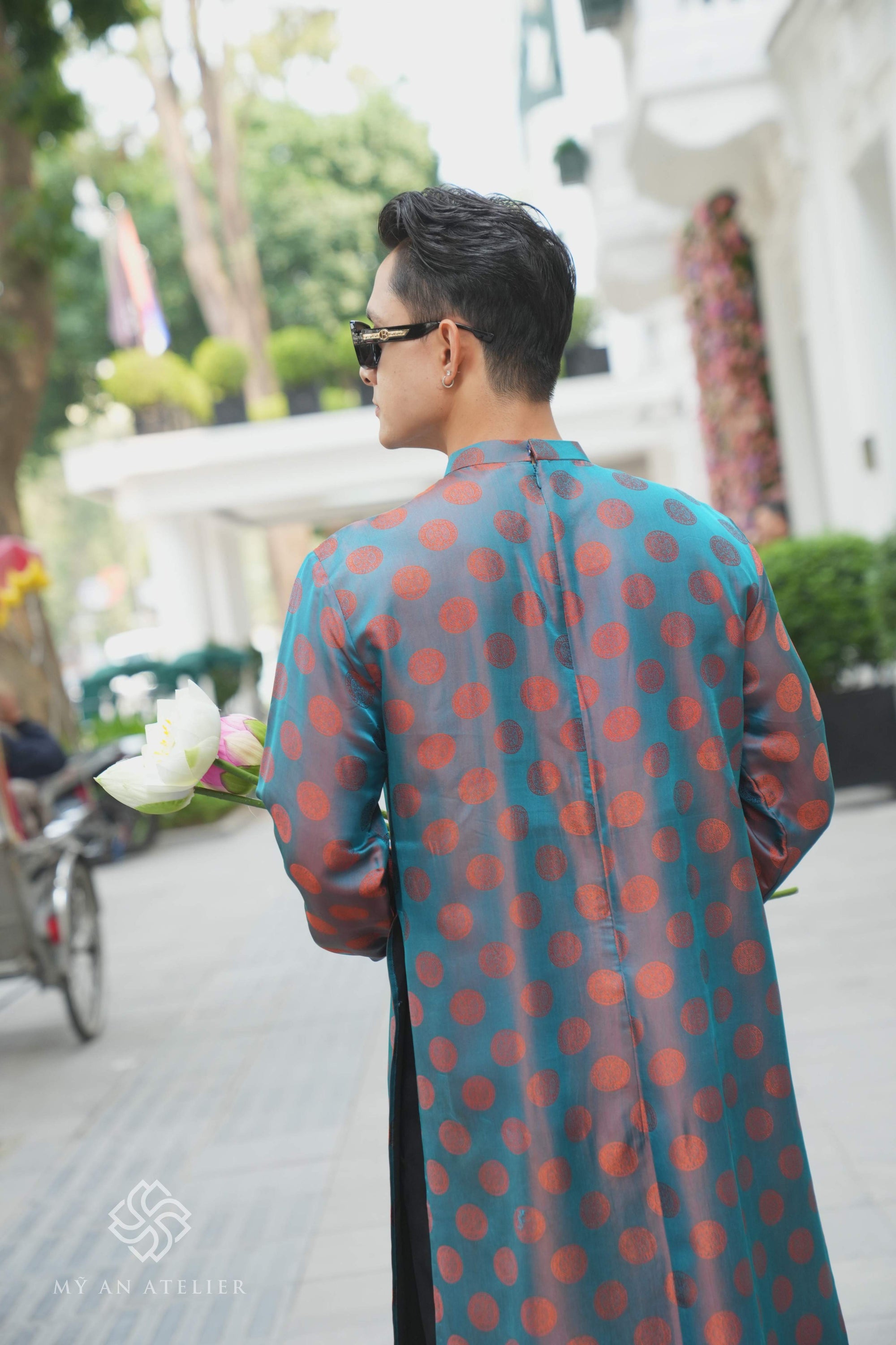 Mulberry silk Vietnam costume for male