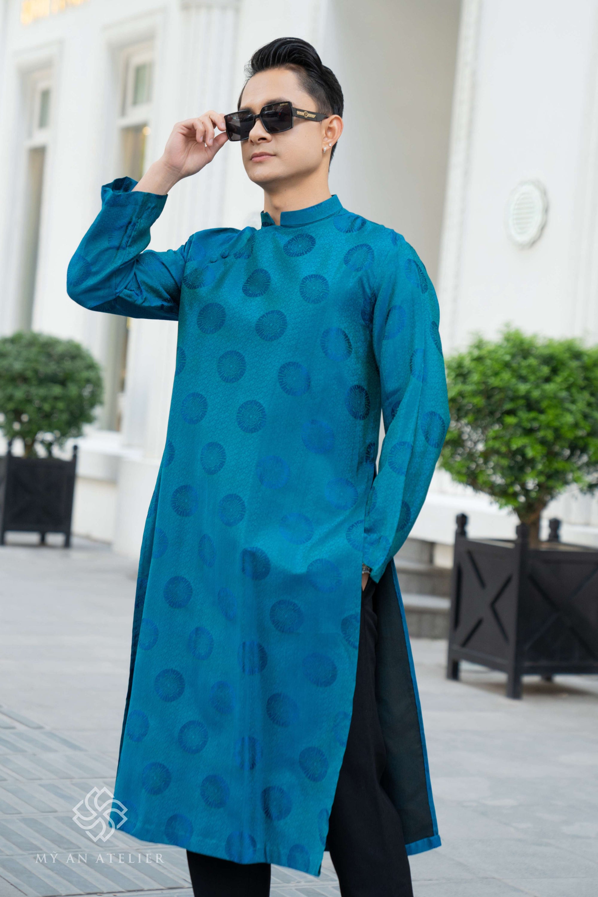 Mulberry silk Vietnam men traditional dress
