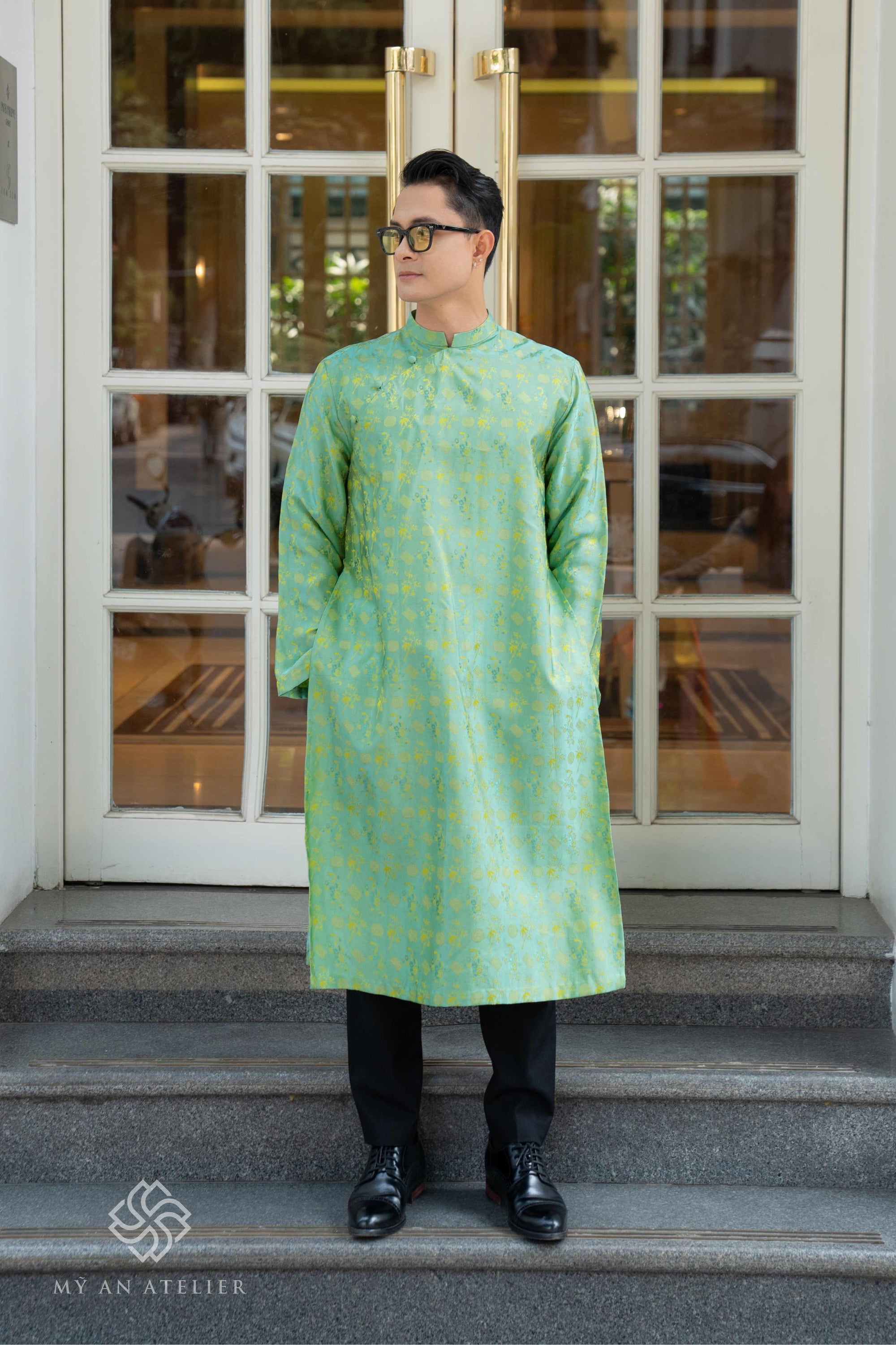 Mulberry silk Vietnamese ao dai male