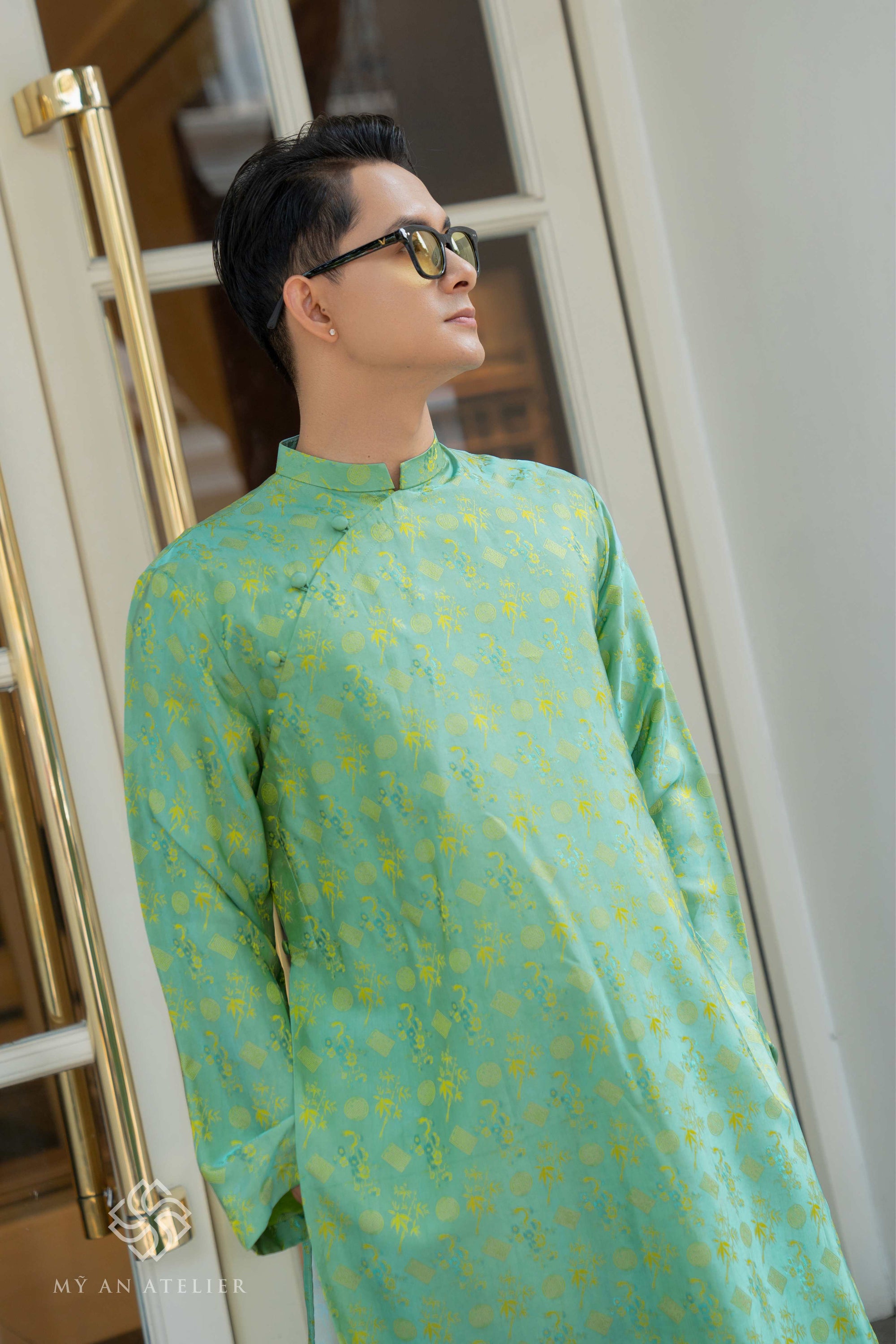 Mulberry silk Vietnamese ao dai male