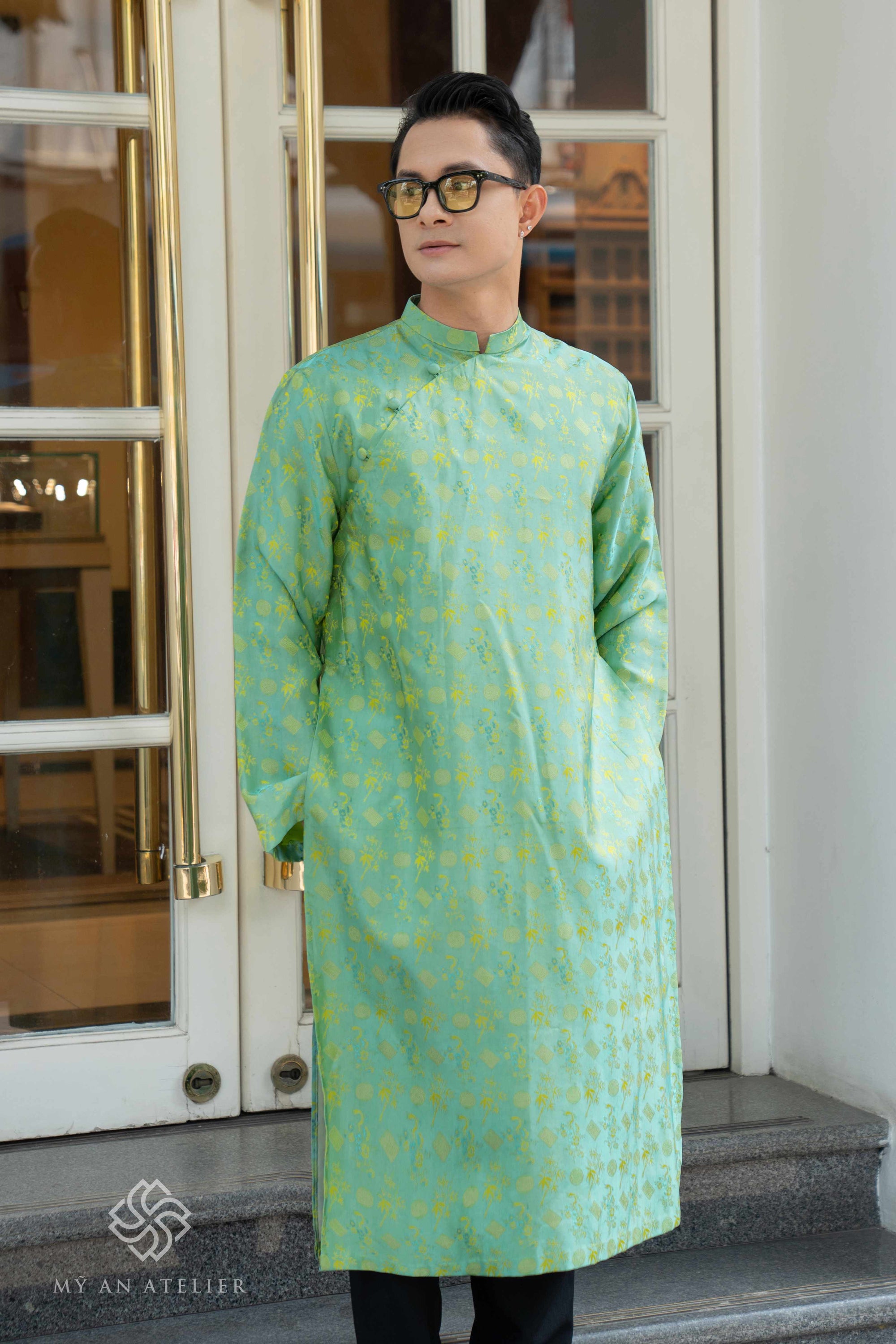 Mulberry silk Vietnamese ao dai male