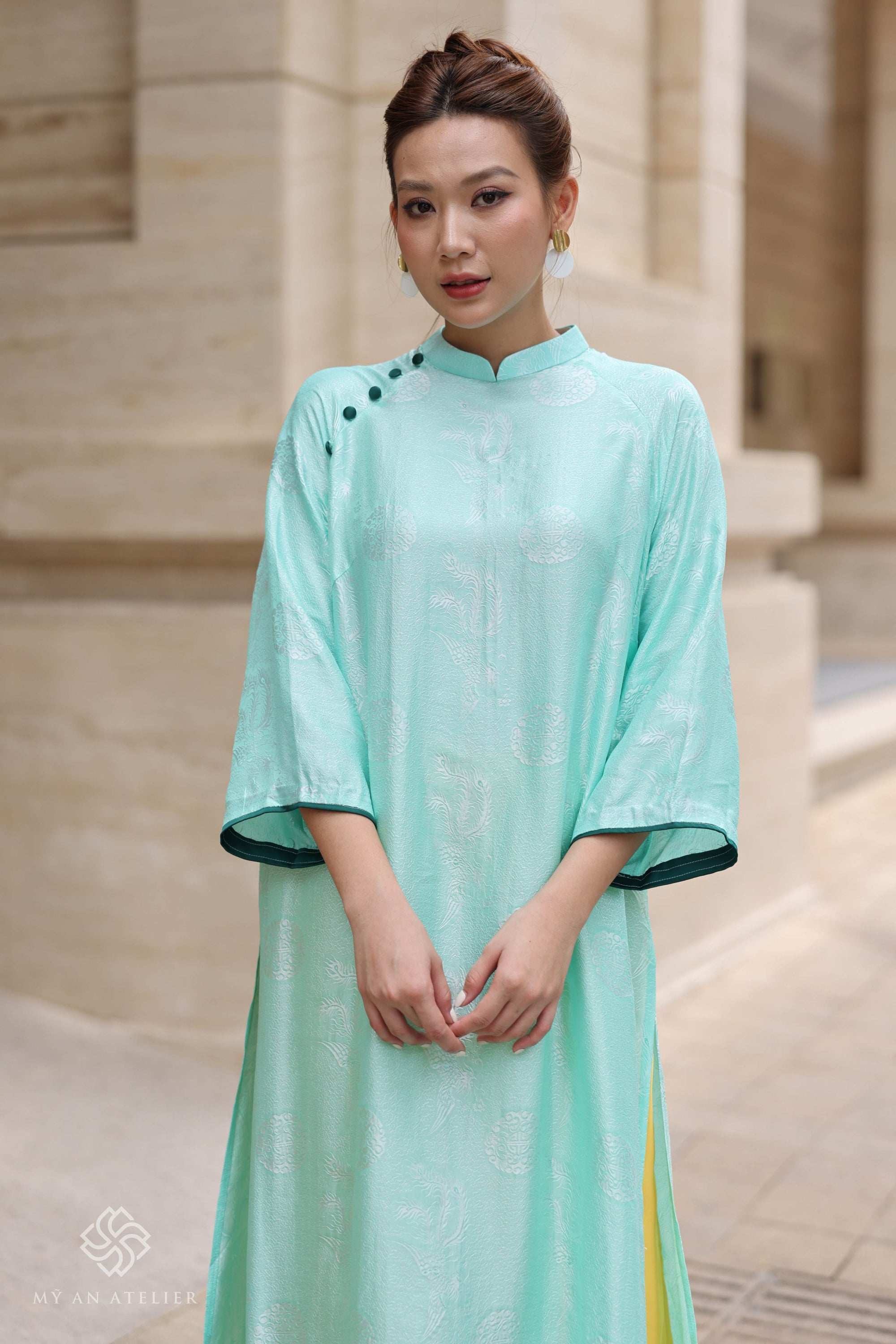 Mulberry silk loose ao dai