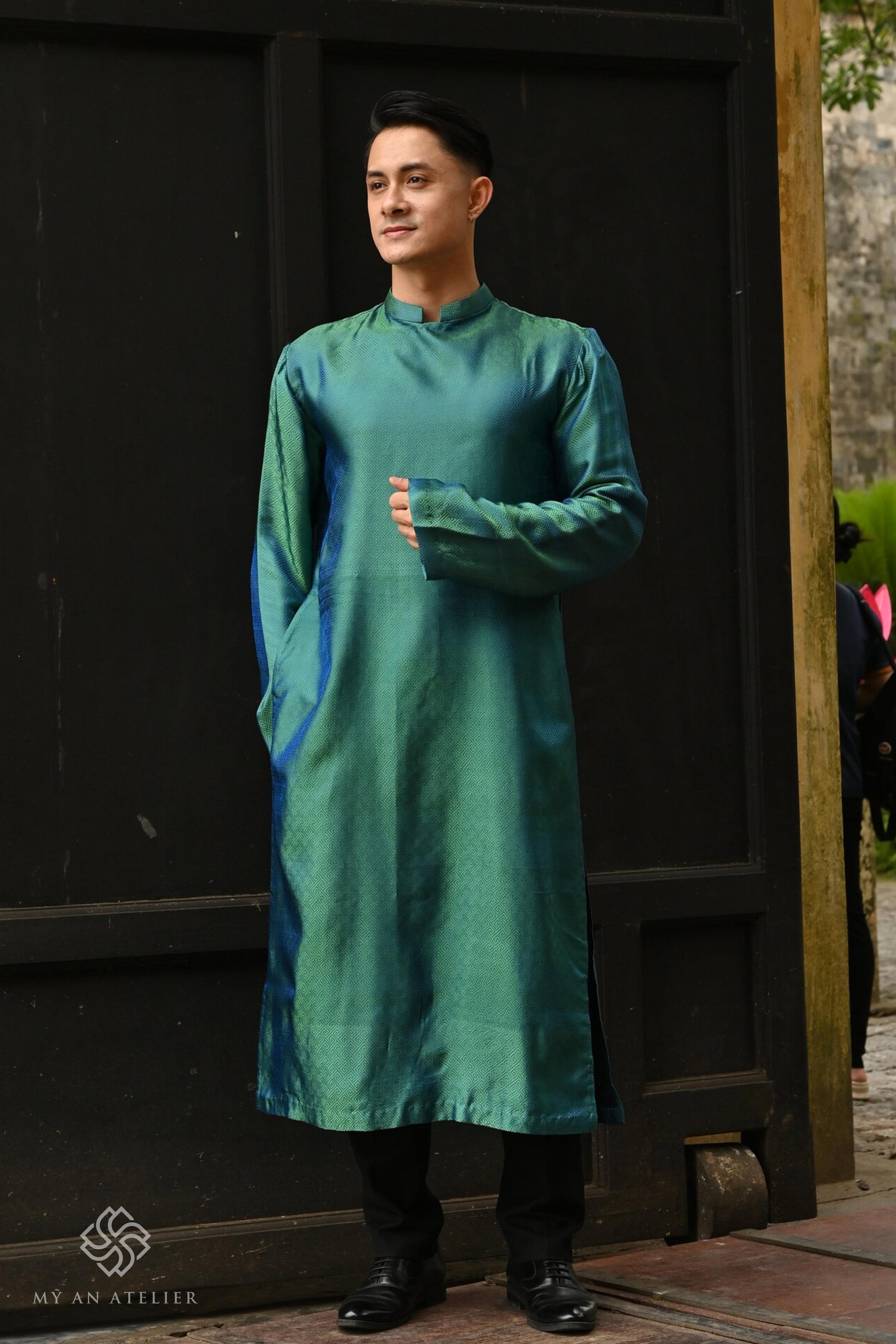 Mulberry silk male Vietnamese dress