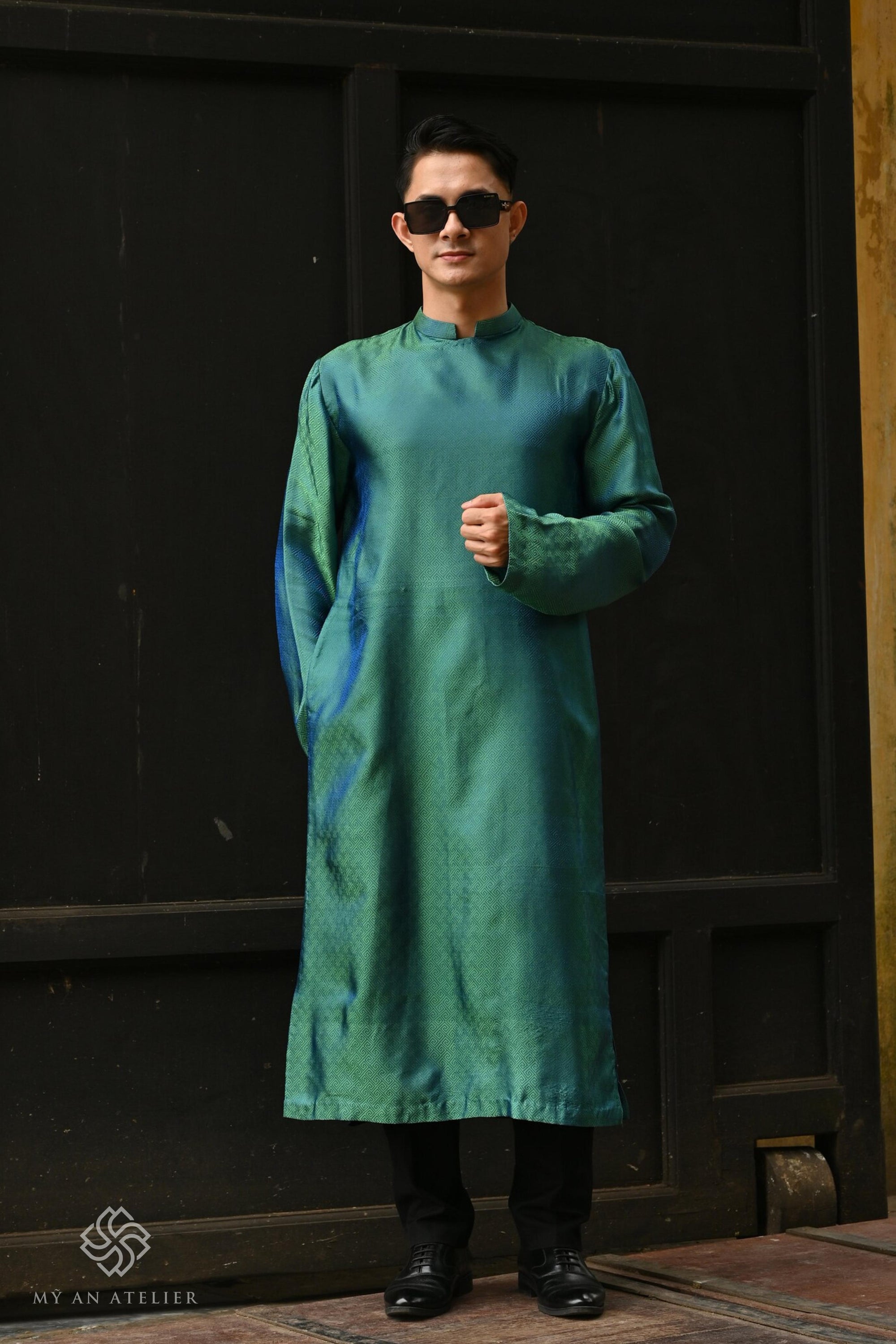 Mulberry silk male Vietnamese dress