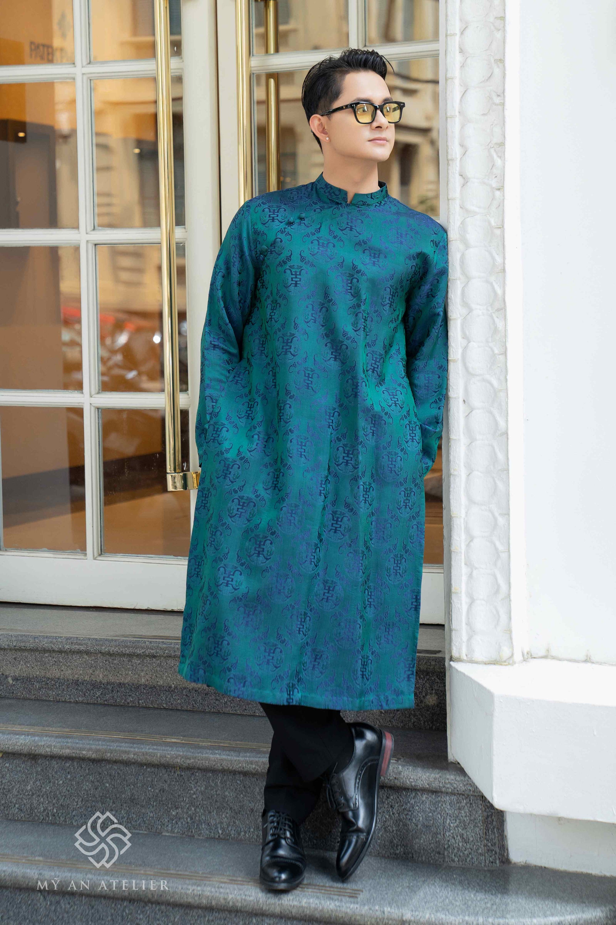 Mulberry silk men Vietnamese dress