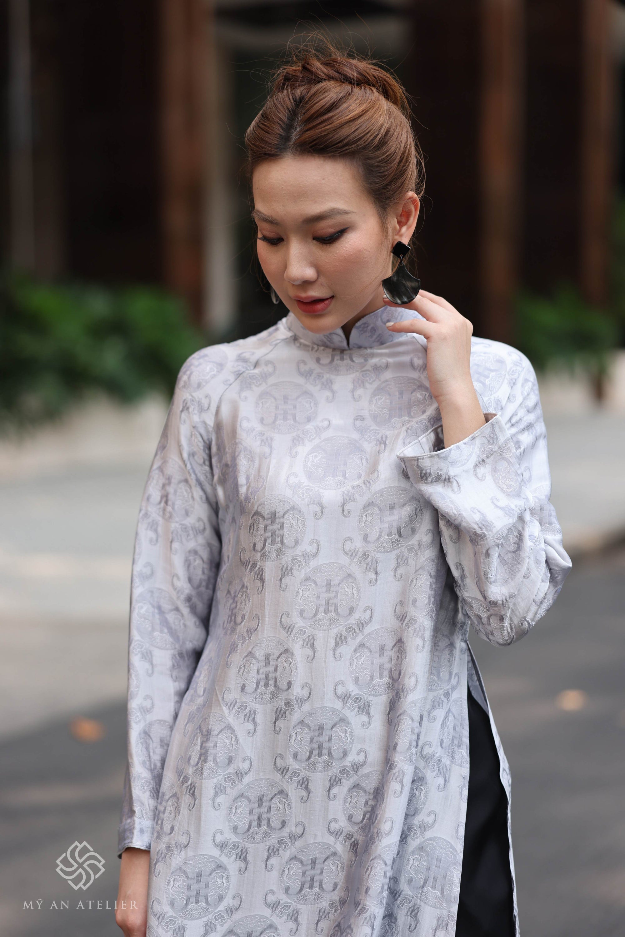 Mulberry silk traditional Vietnamese tunic