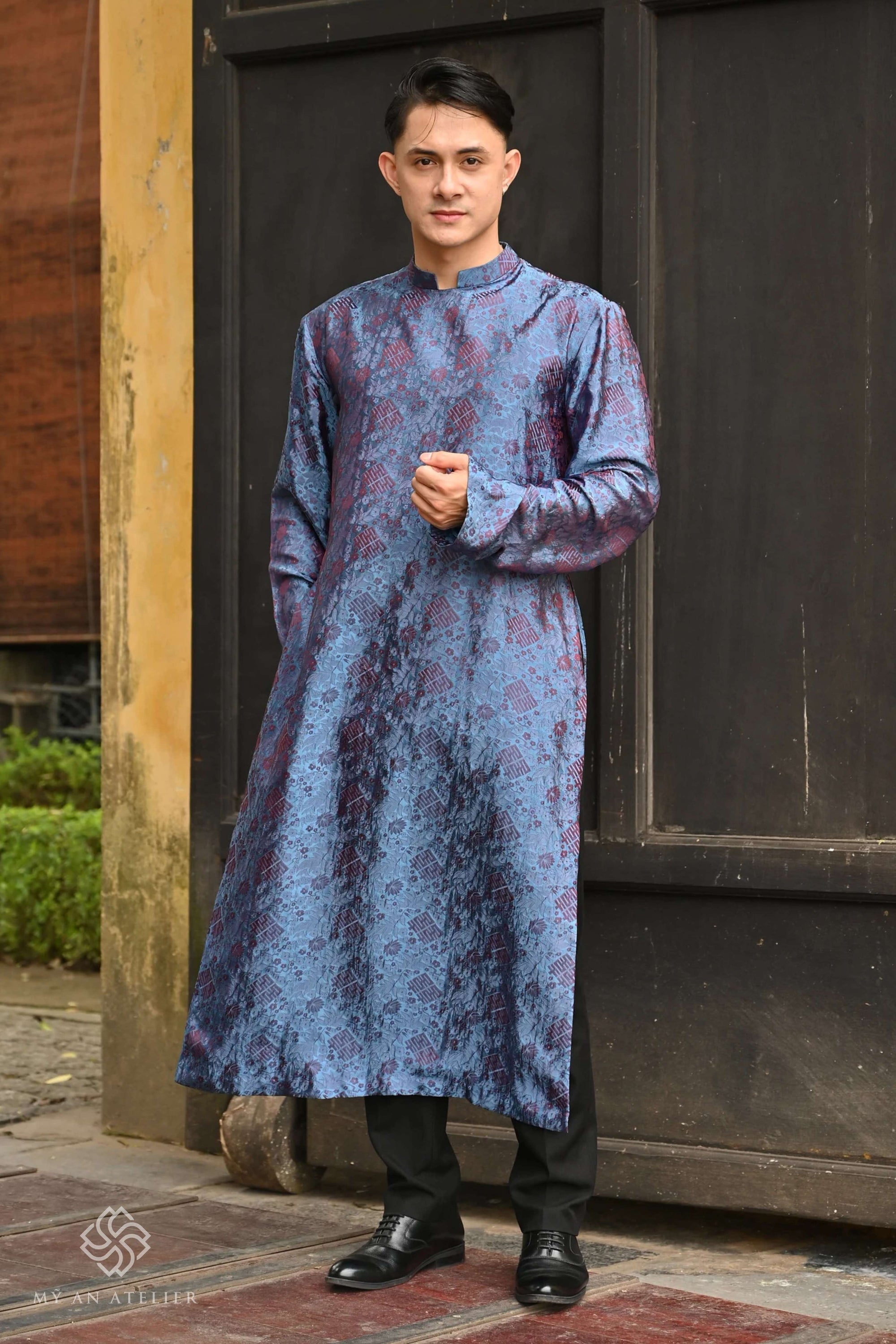 Mulberry silk Vietnamese male costume