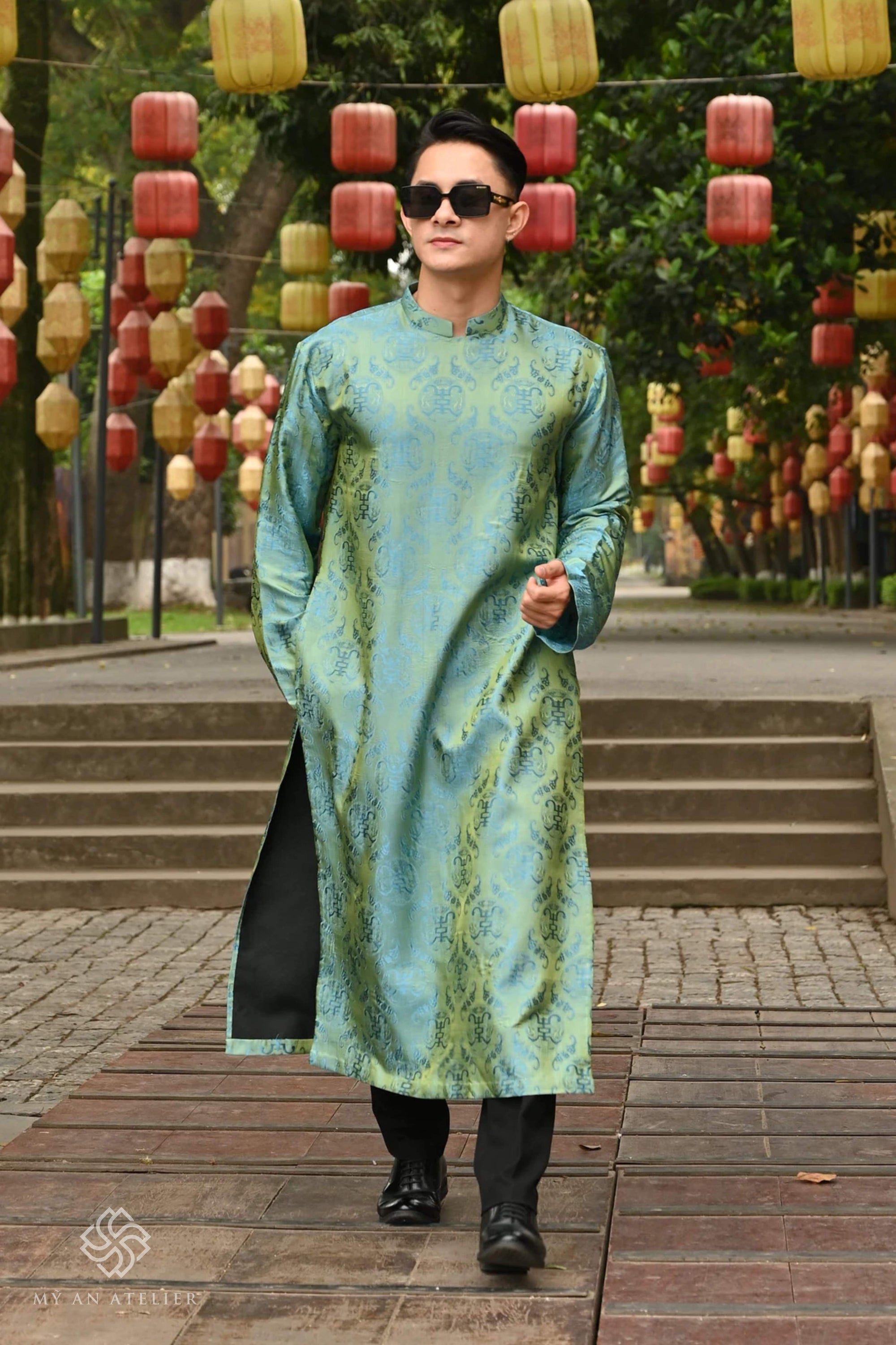 Mulberry silk Vietnamese male dress
