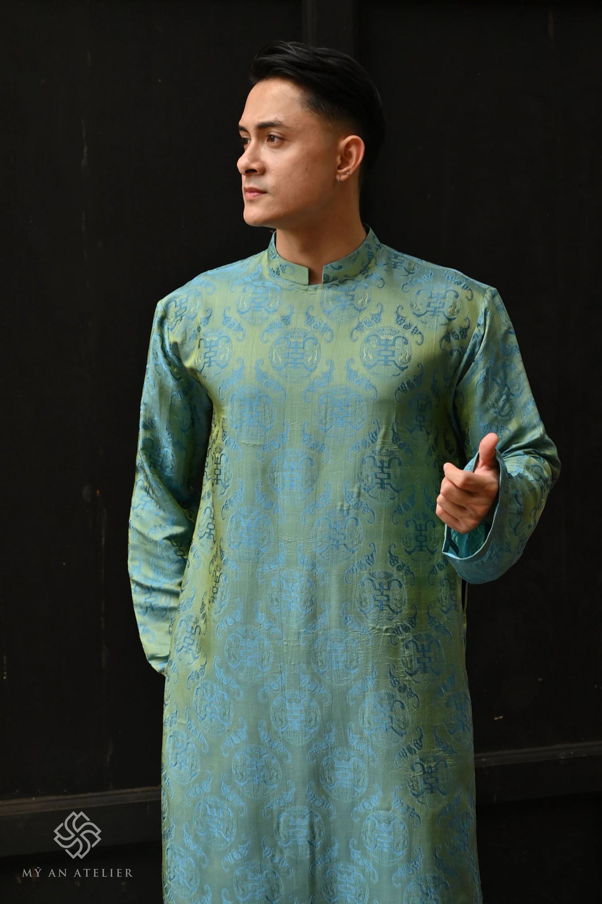 Mulberry silk Vietnamese male dress