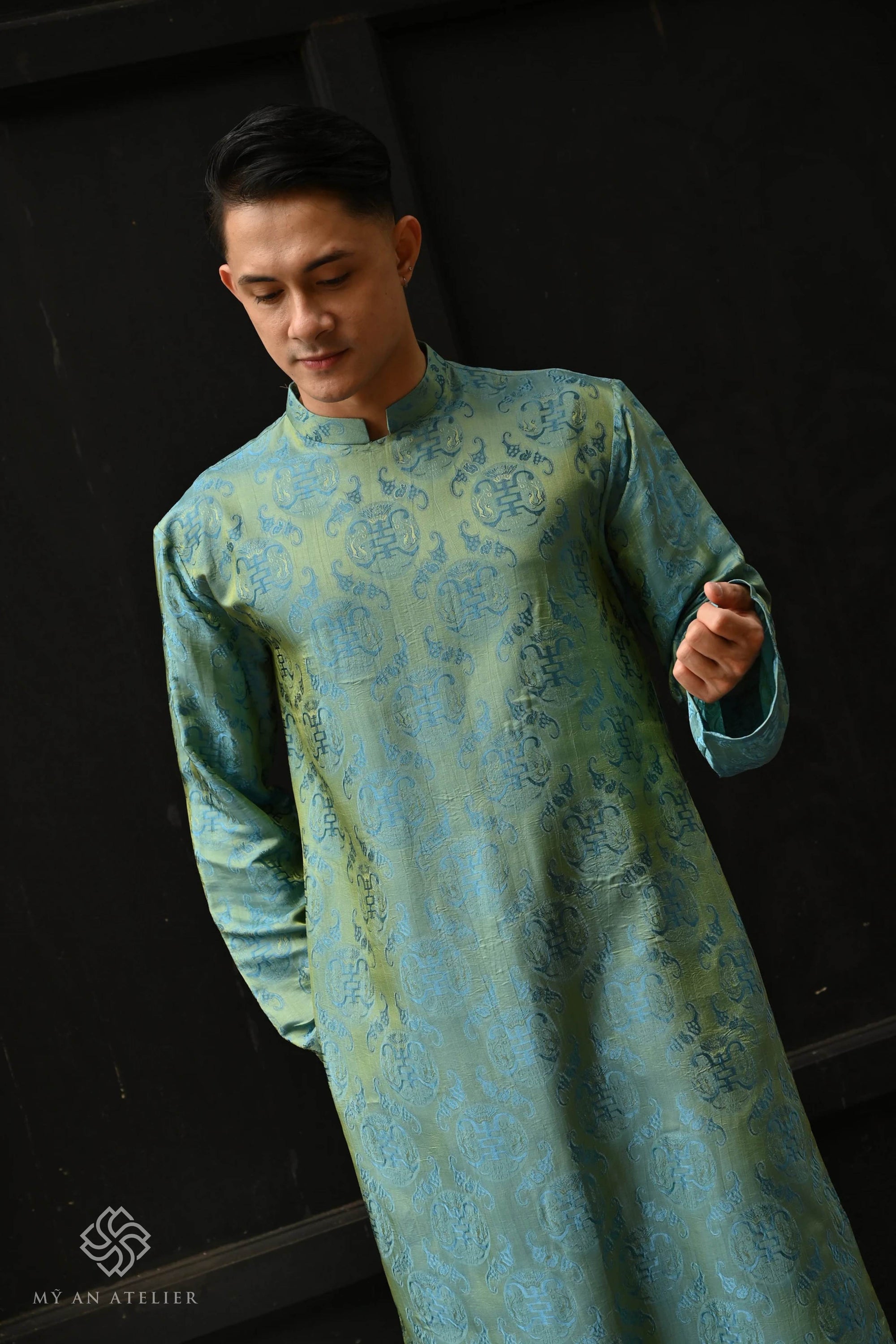 Mulberry silk Vietnamese male dress