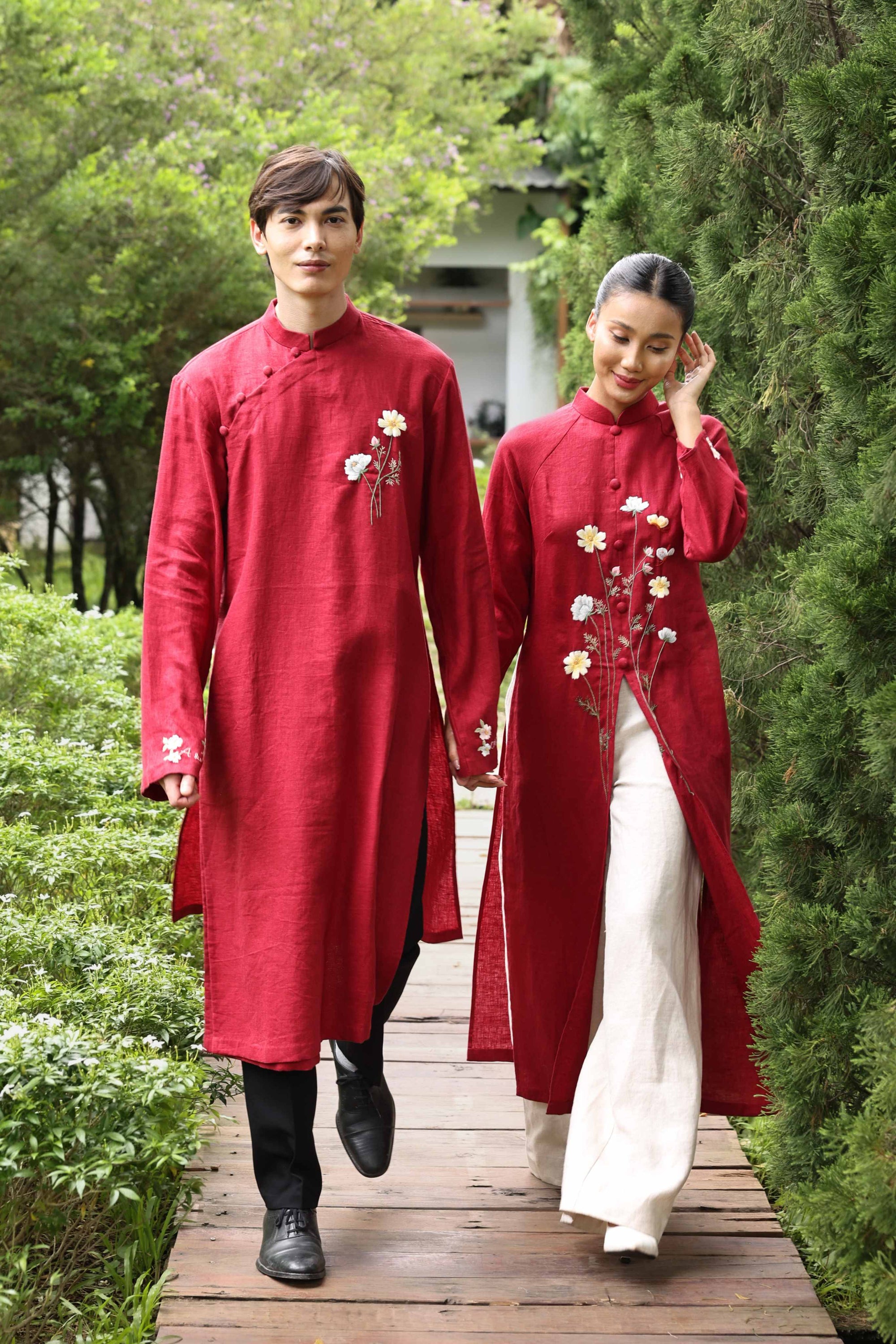 Red ao dai for bride and groom