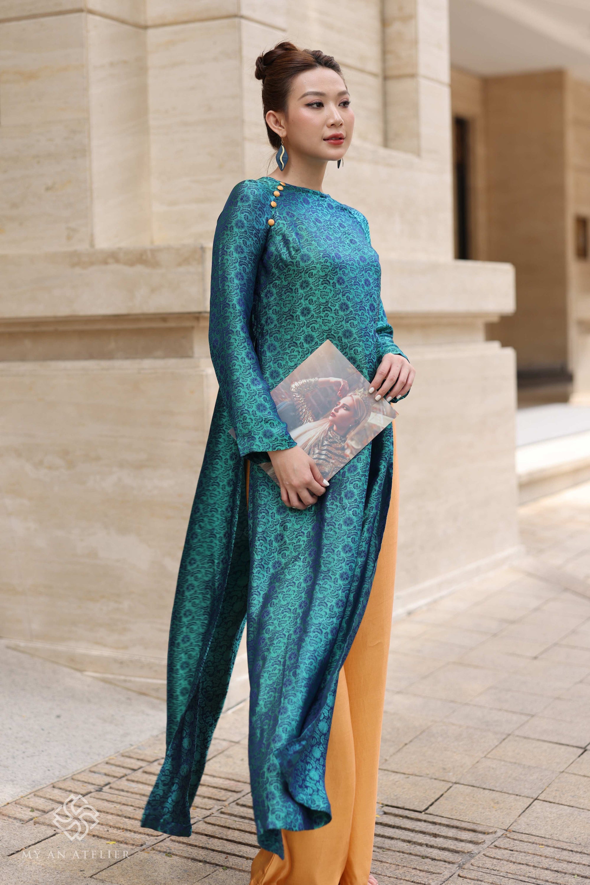 Mulberry silk Vietnamese traditional dress