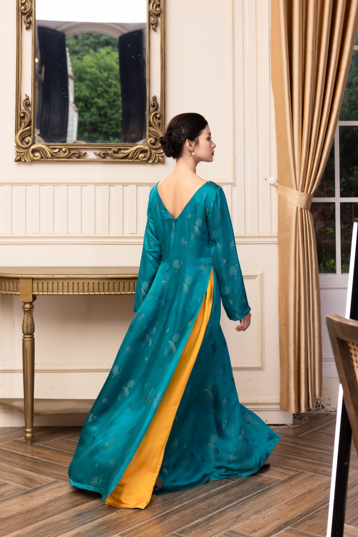 Silk Vietnamese wedding guest dress AS-118 AO DAI MYAN Silk Vietnamese wedding guest dress AS-118 AO DAI MYAN