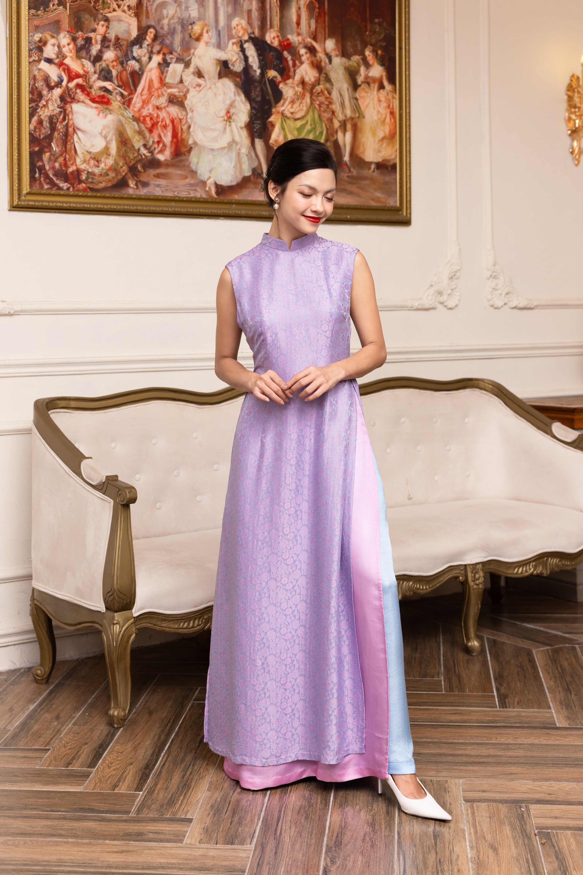 Sleeveless layered silk ao dai