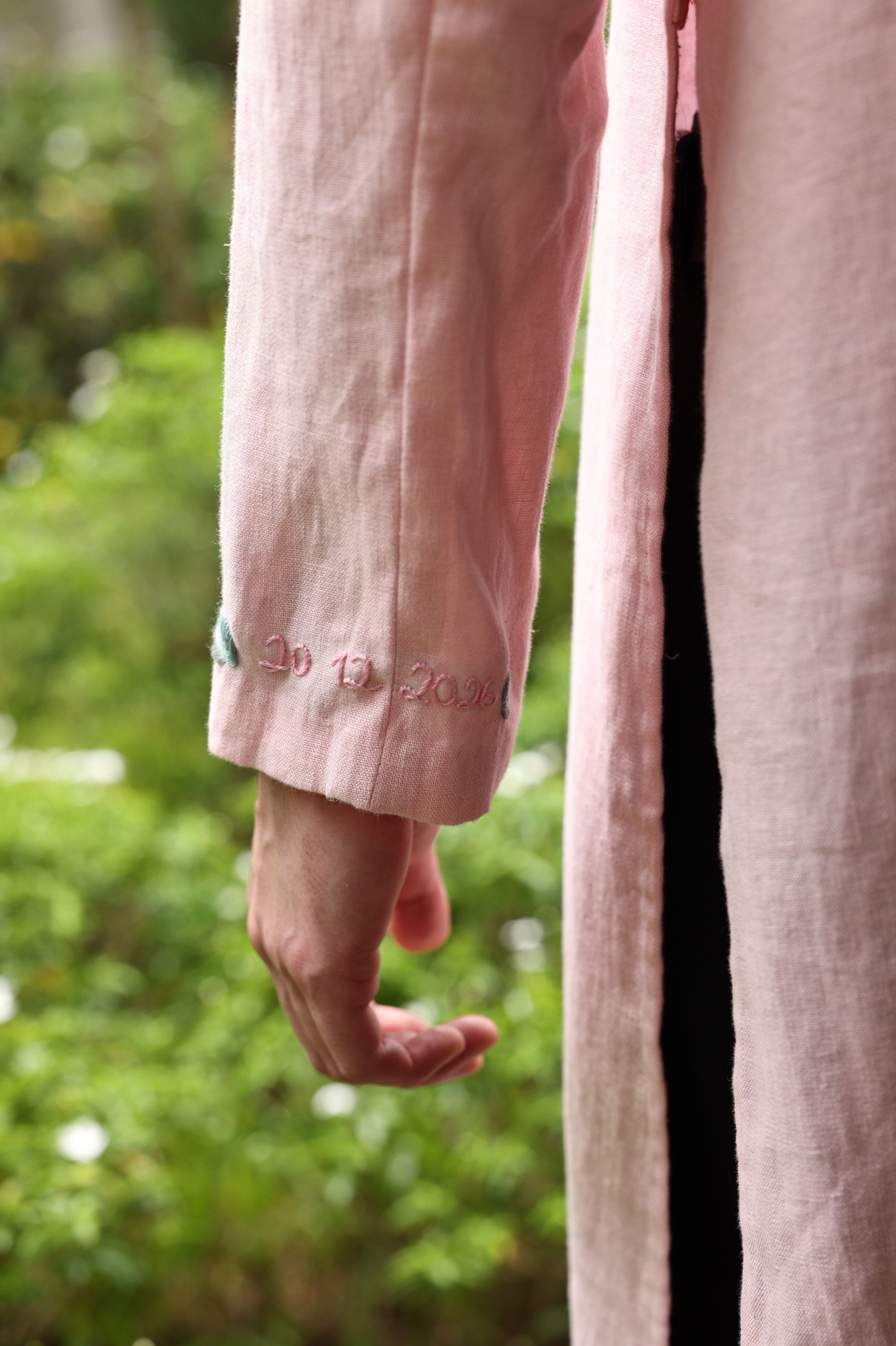 Traditional Vietnamese linen ao dai for men