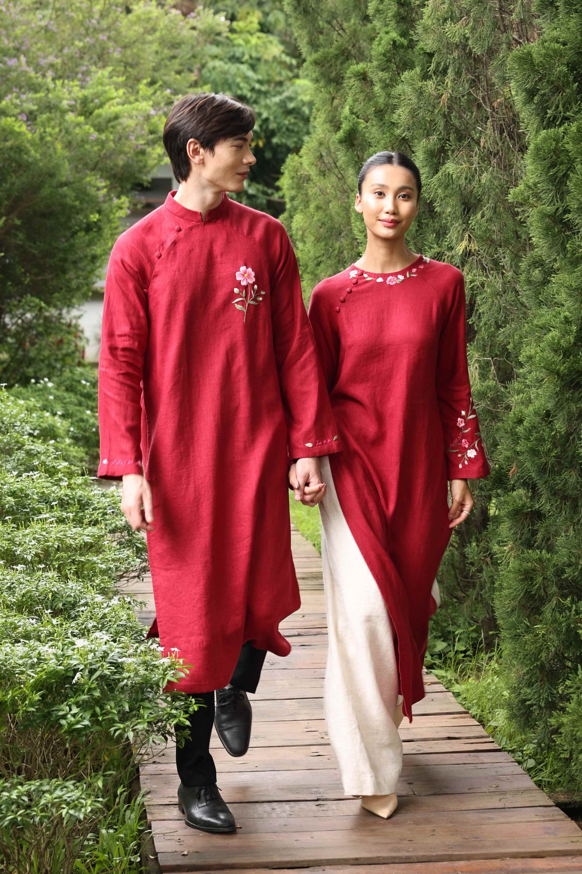 Vietnamese wedding ao dai for couple