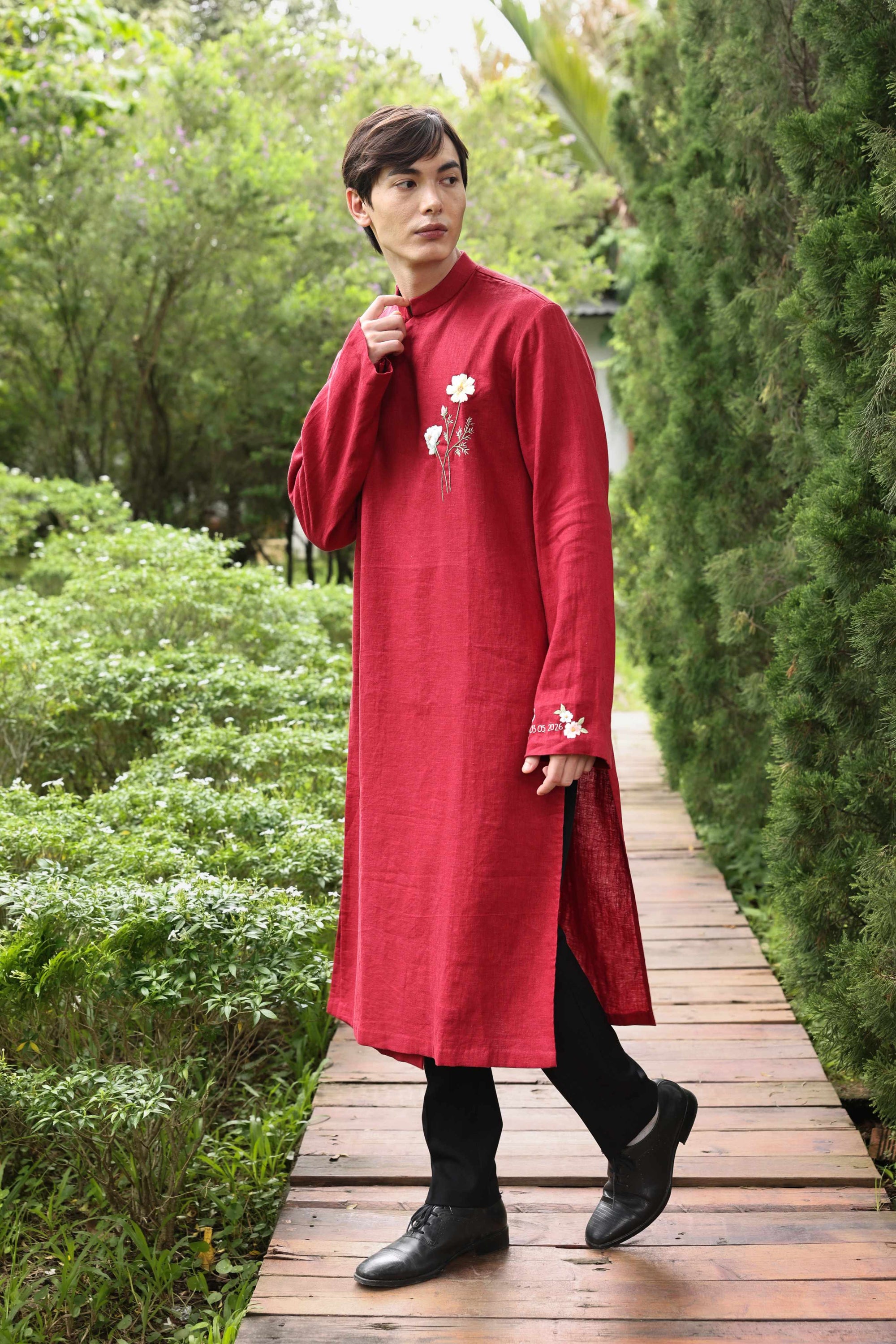 Vietnamese wedding ao dai for groom