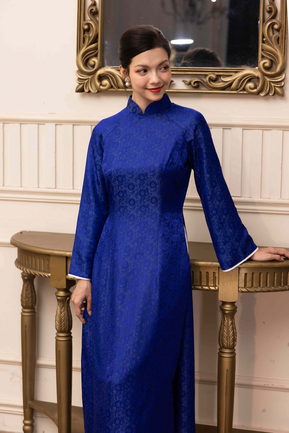 Vietnamese silk ao dai for women