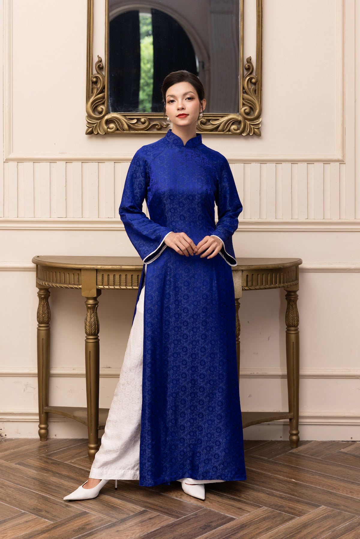Vietnamese silk ao dai for women