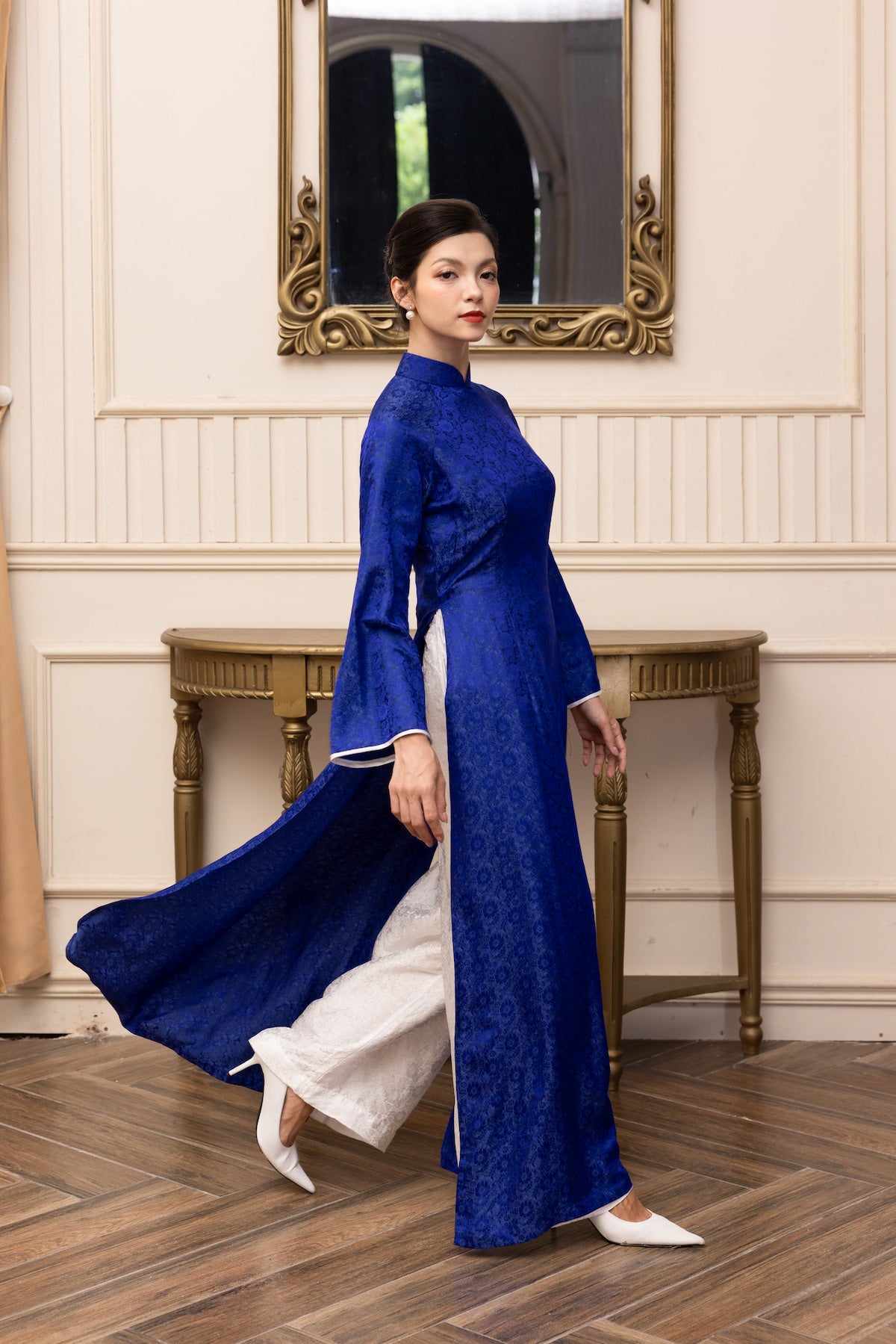 Vietnamese silk ao dai for women