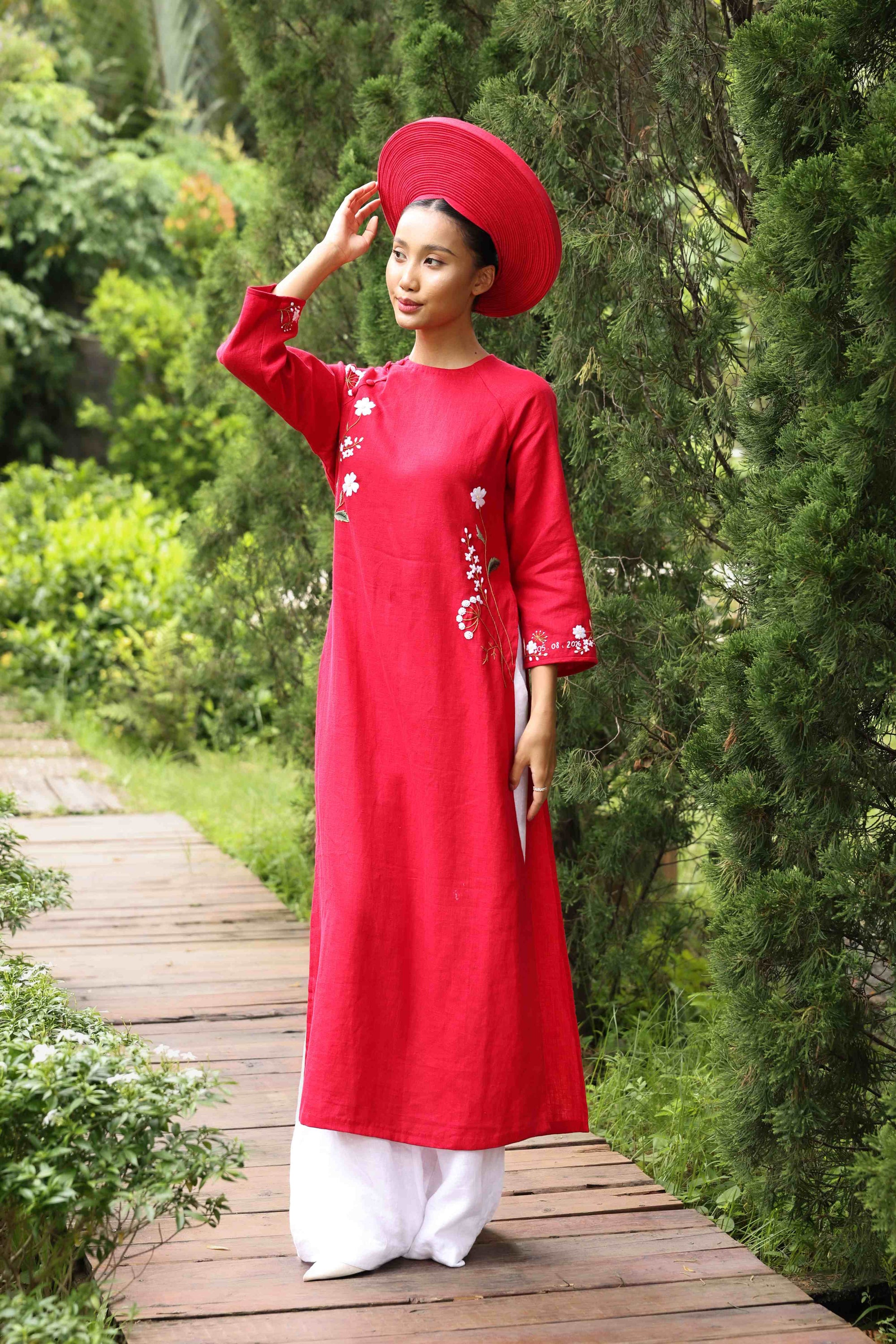 Bridal linen headpiece