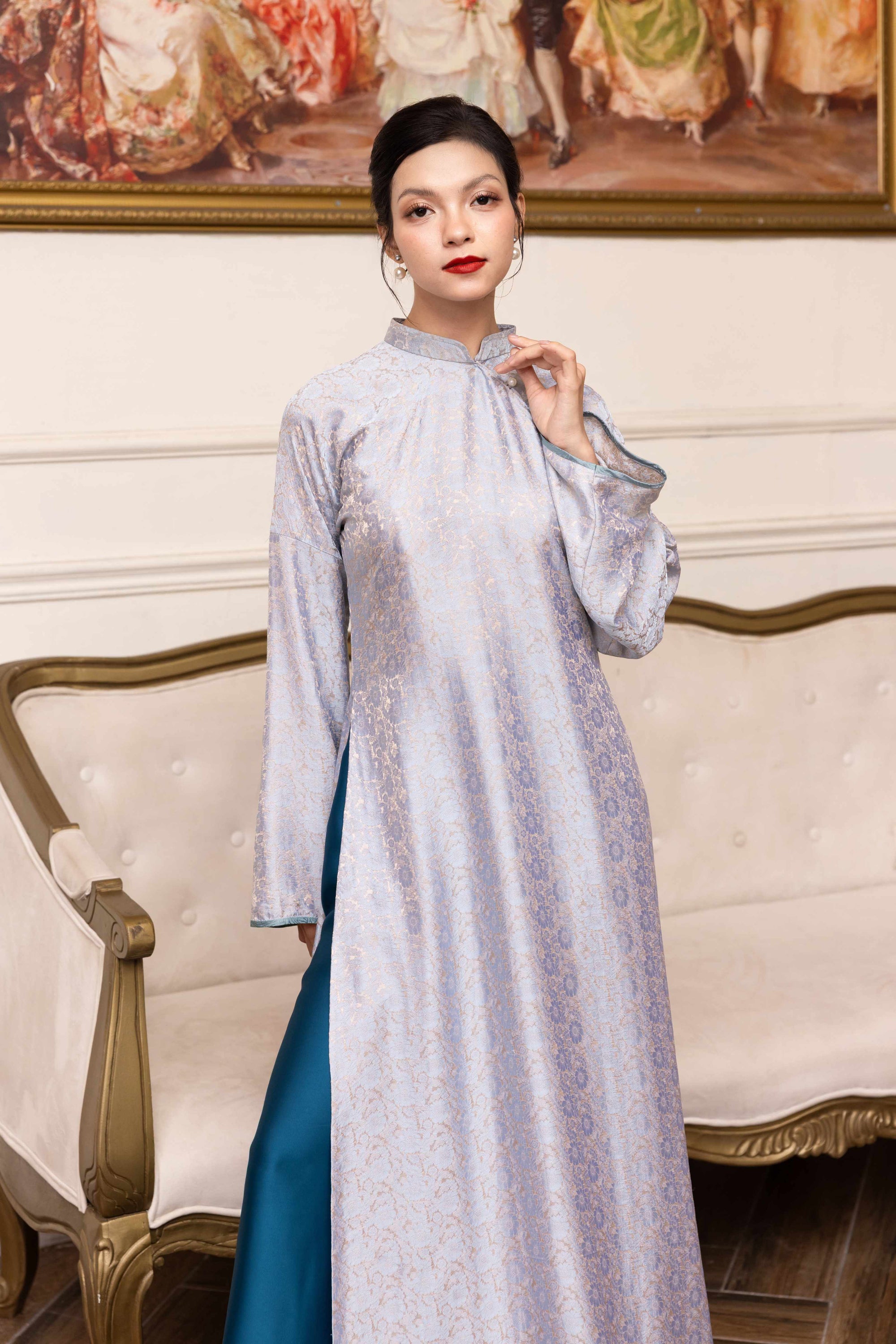 Classic Vietnamese silk ao dai