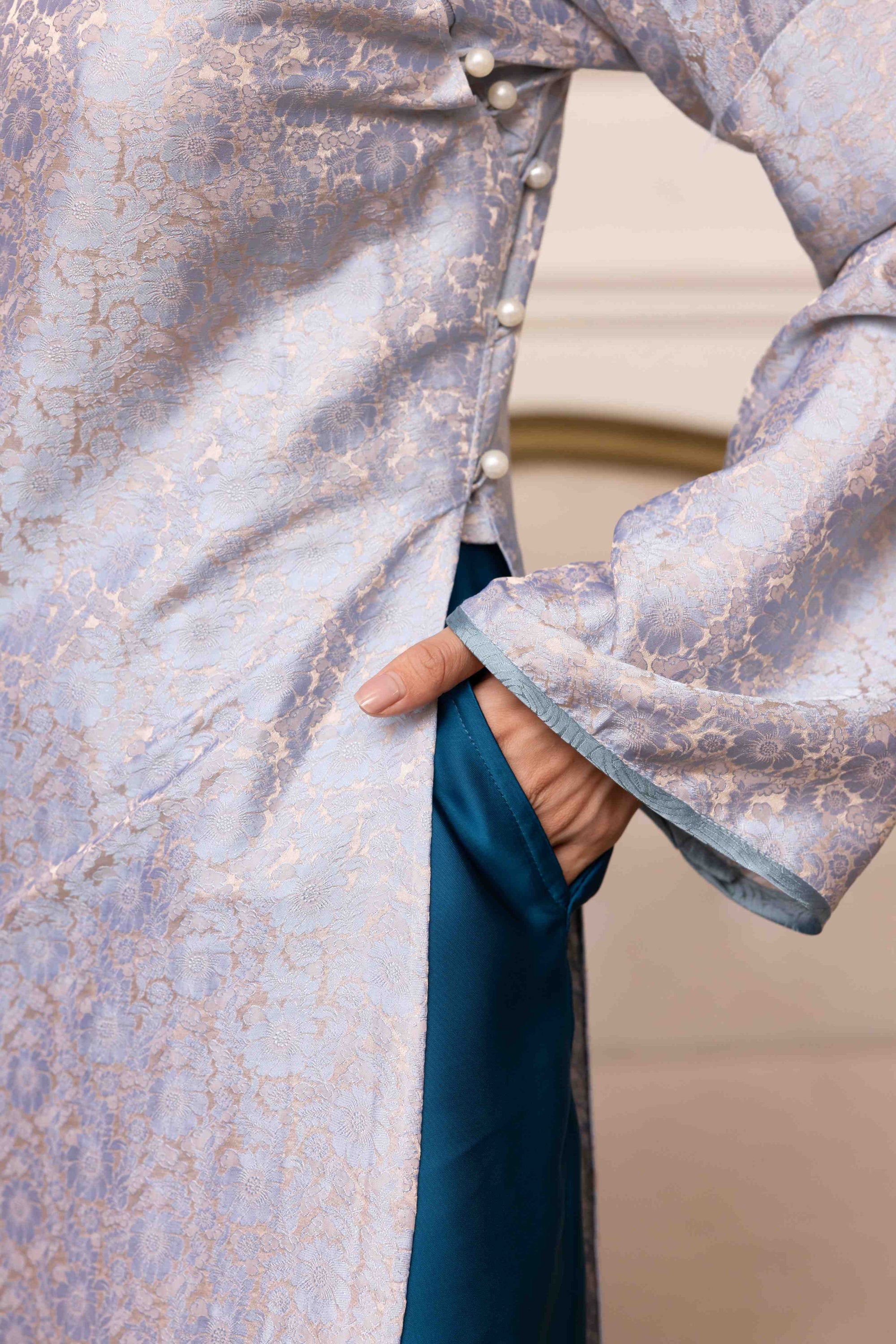 Classic Vietnamese silk ao dai