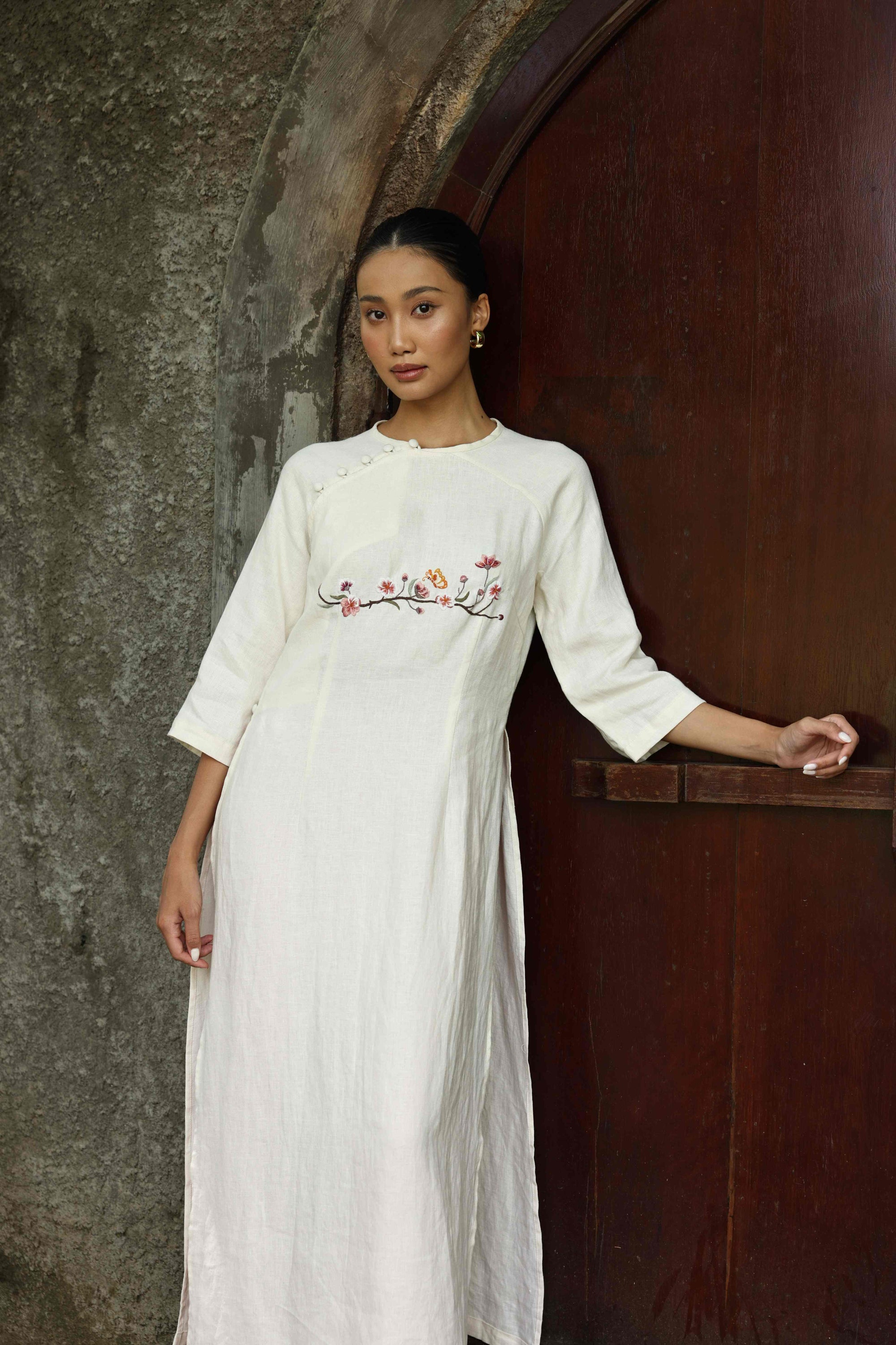 custom embroidered linen ao dai