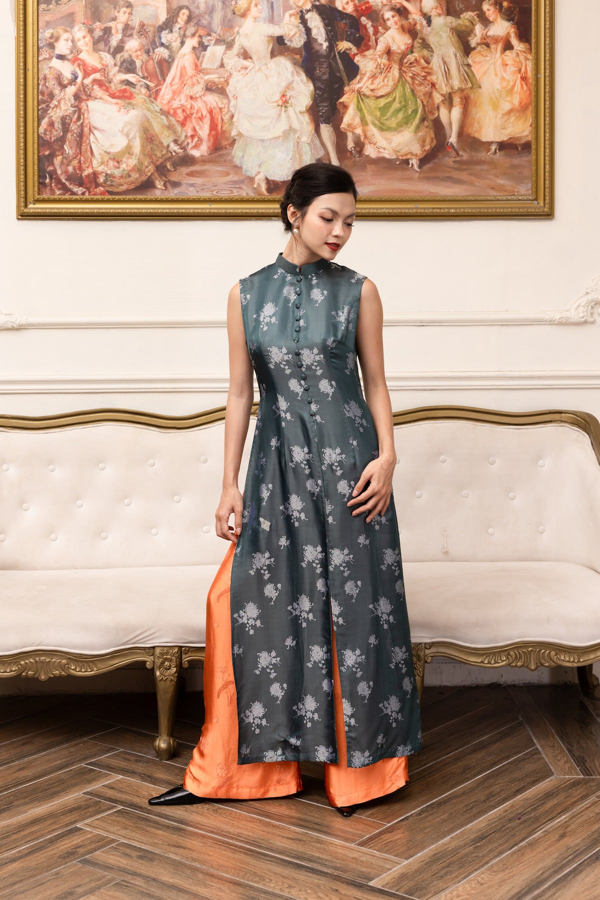 custom sleeveless silk ao dai