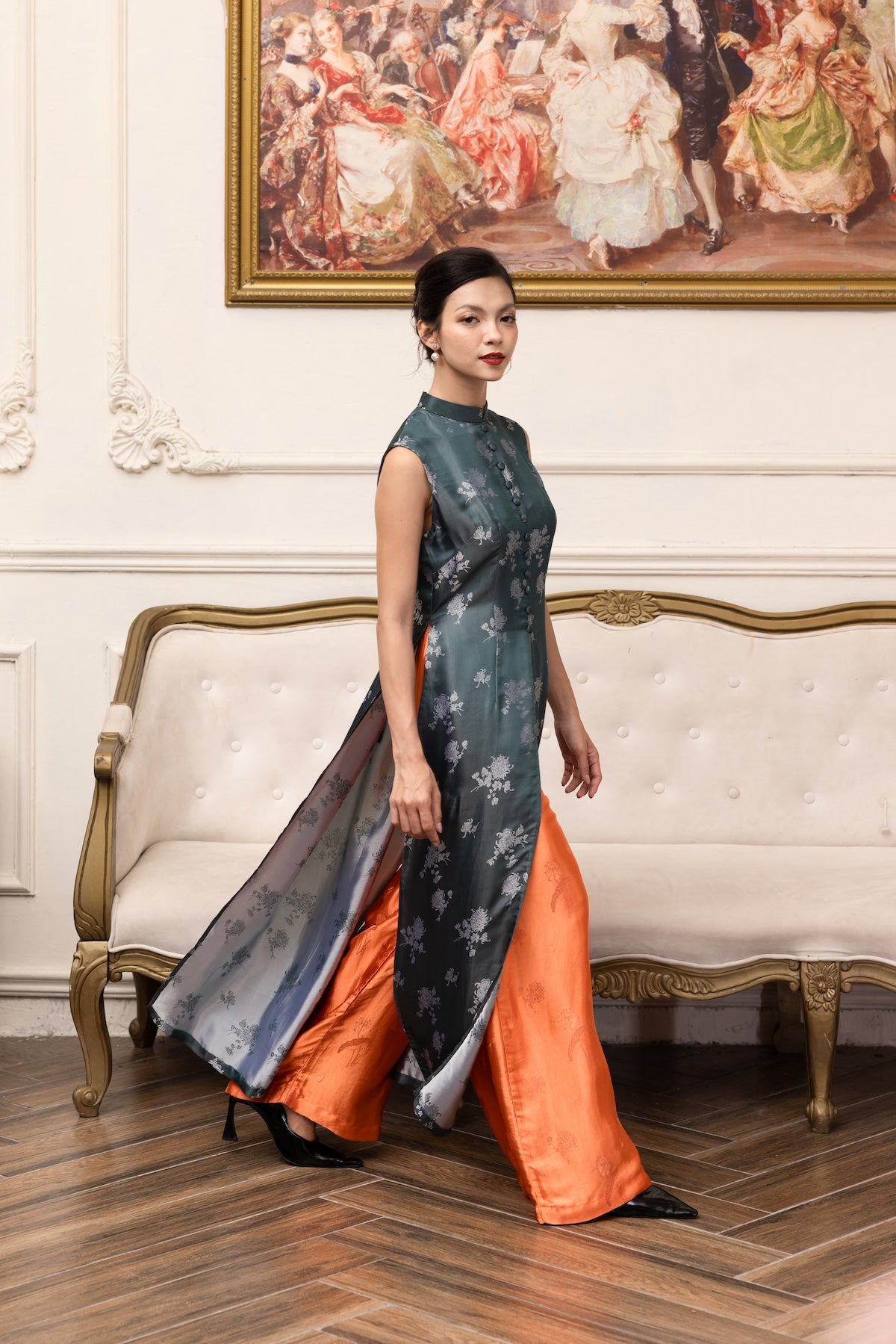 custom sleeveless silk ao dai