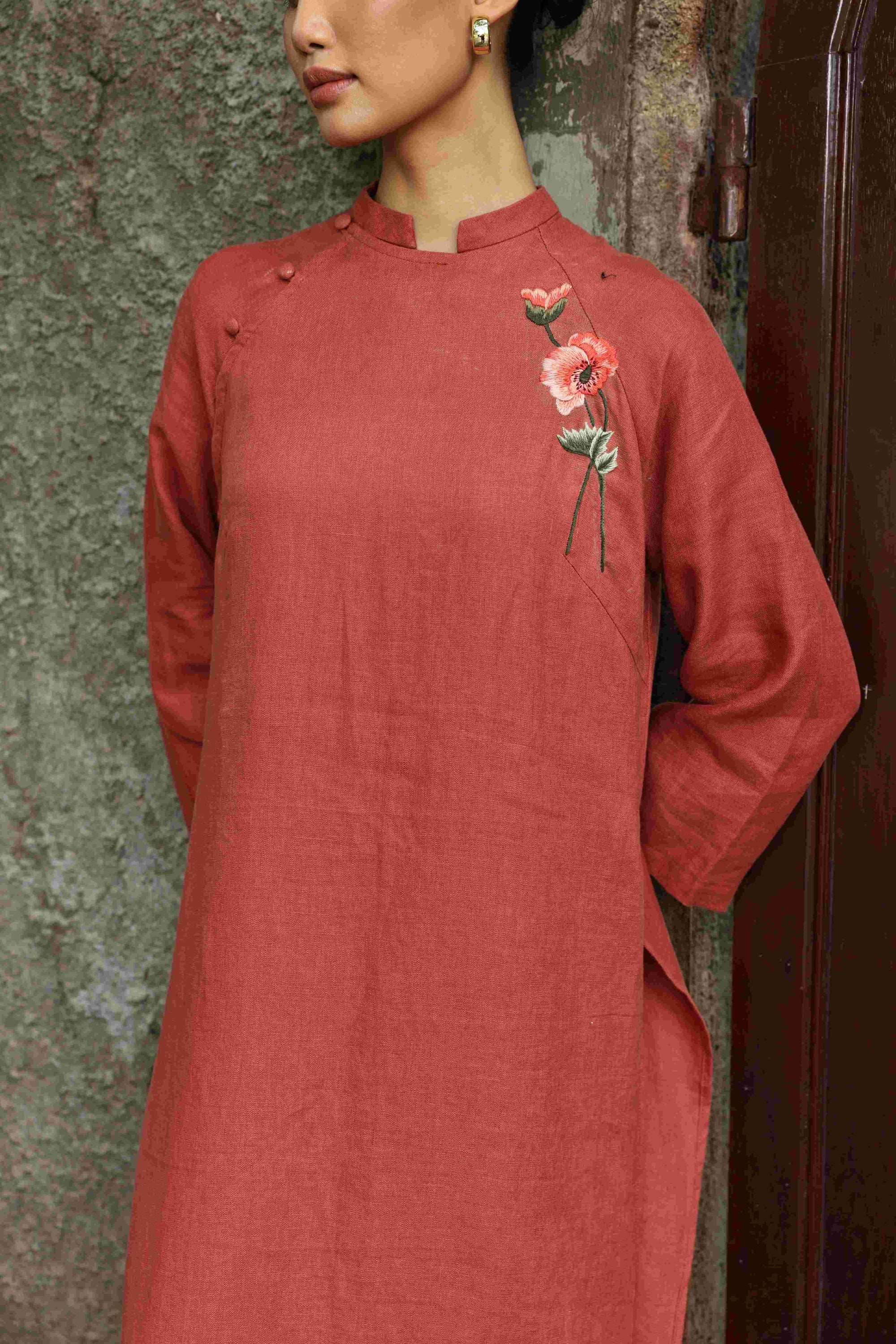 embroidered modern Vietnamese wedding dress