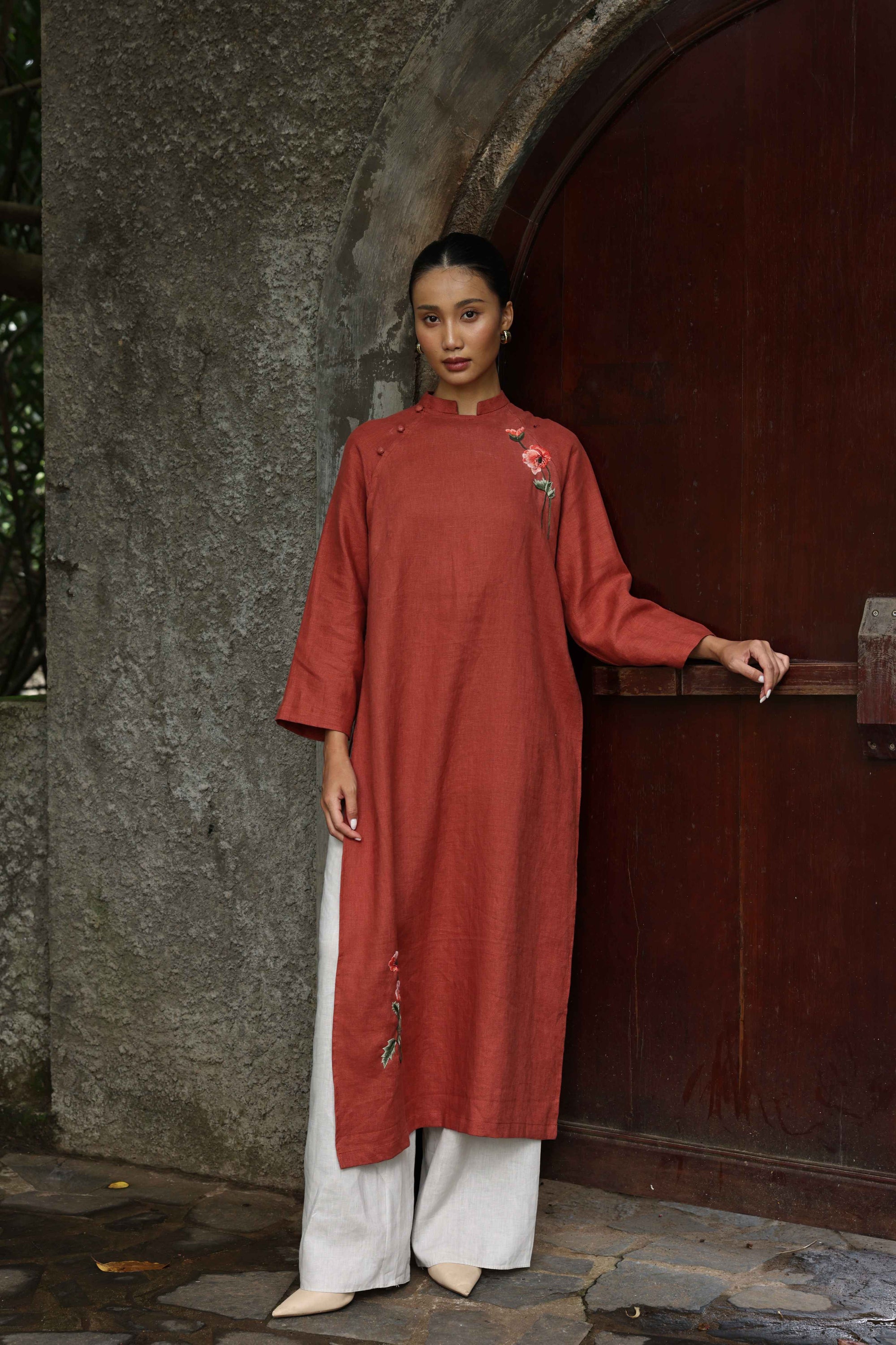 embroidered modern Vietnamese wedding dress