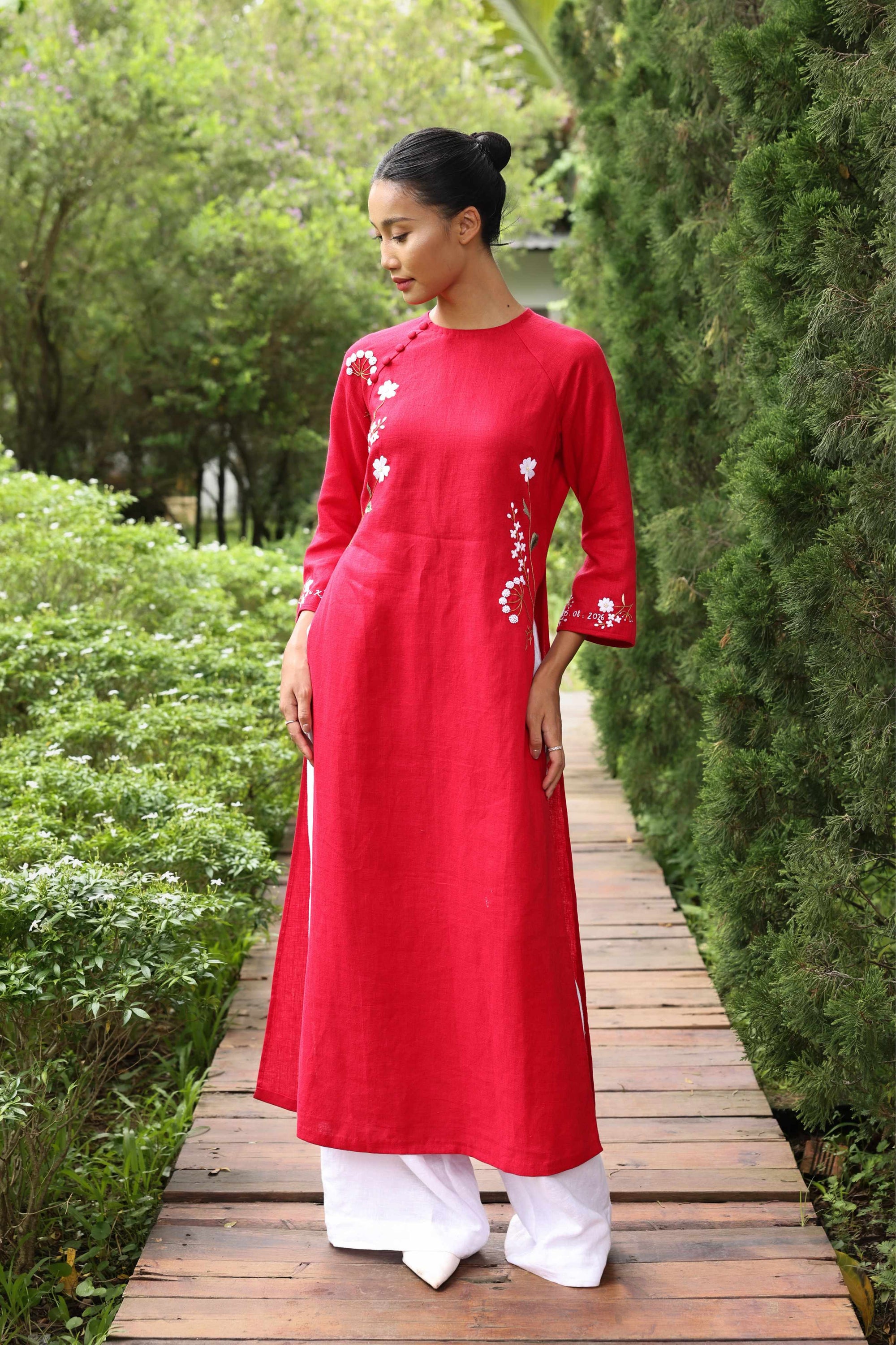Floral hand-embroidered linen ao dai